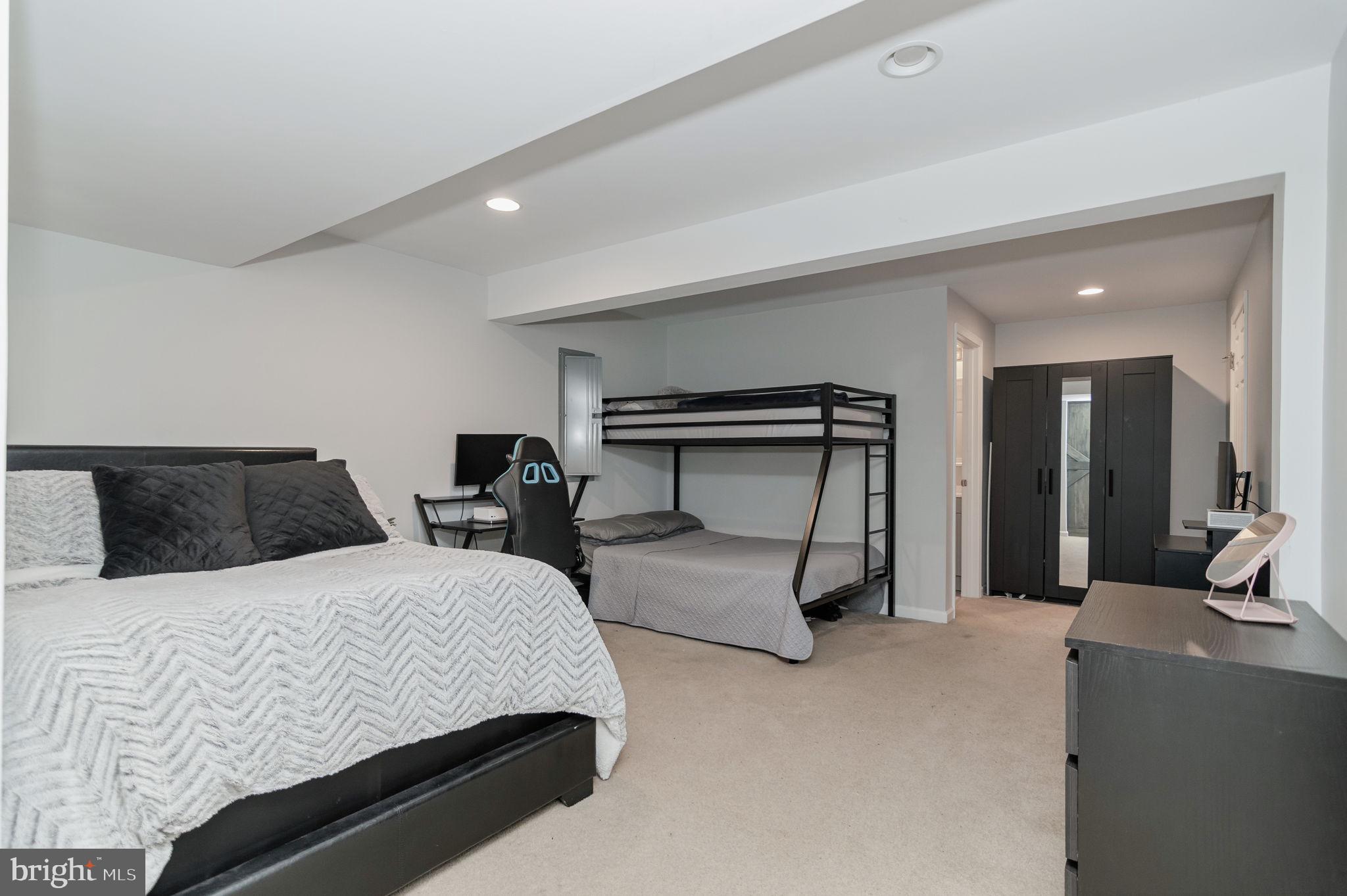 LINTON CREST - Residential