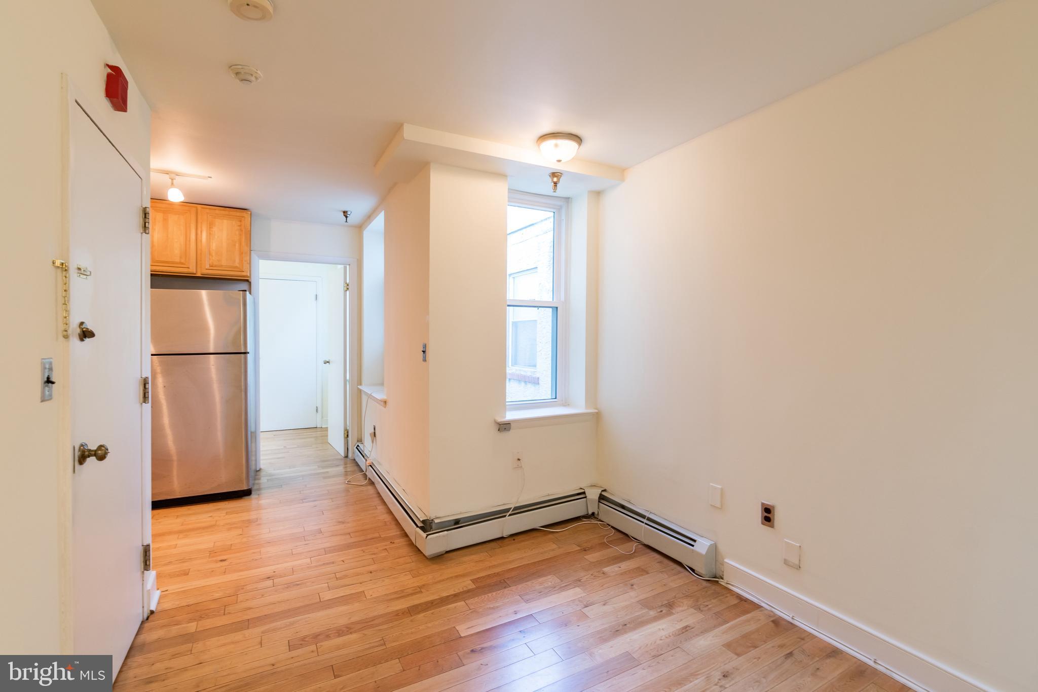 *Available Now!*

Fantastic 2 bedroom, 1 bathroom apartment in the heart of Graduate Hospital – will not last long! This unit features high ceilings, tons of natural light, and new hardwood floors. The kitchen is gorgeous with updated backsplash tile, granite tops, a garbage disposal and stainless steel refrigerator, microwave and stove/oven. The bedrooms features beautiful natural lighting and closets.

*Sorry, no pets
*Price reflects the net effective rent after a 1 week credit has been applied to a 12 month lease at $1,180/mo.