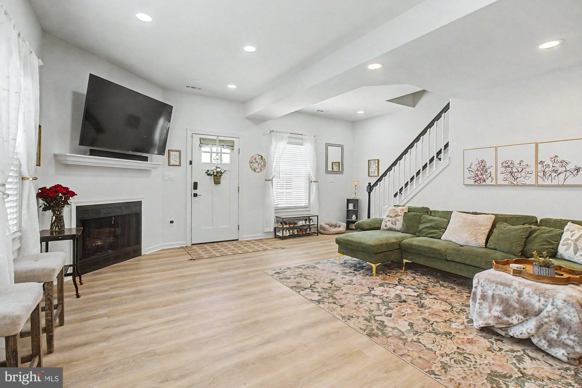 GRACELAND PARK - Residential Lease