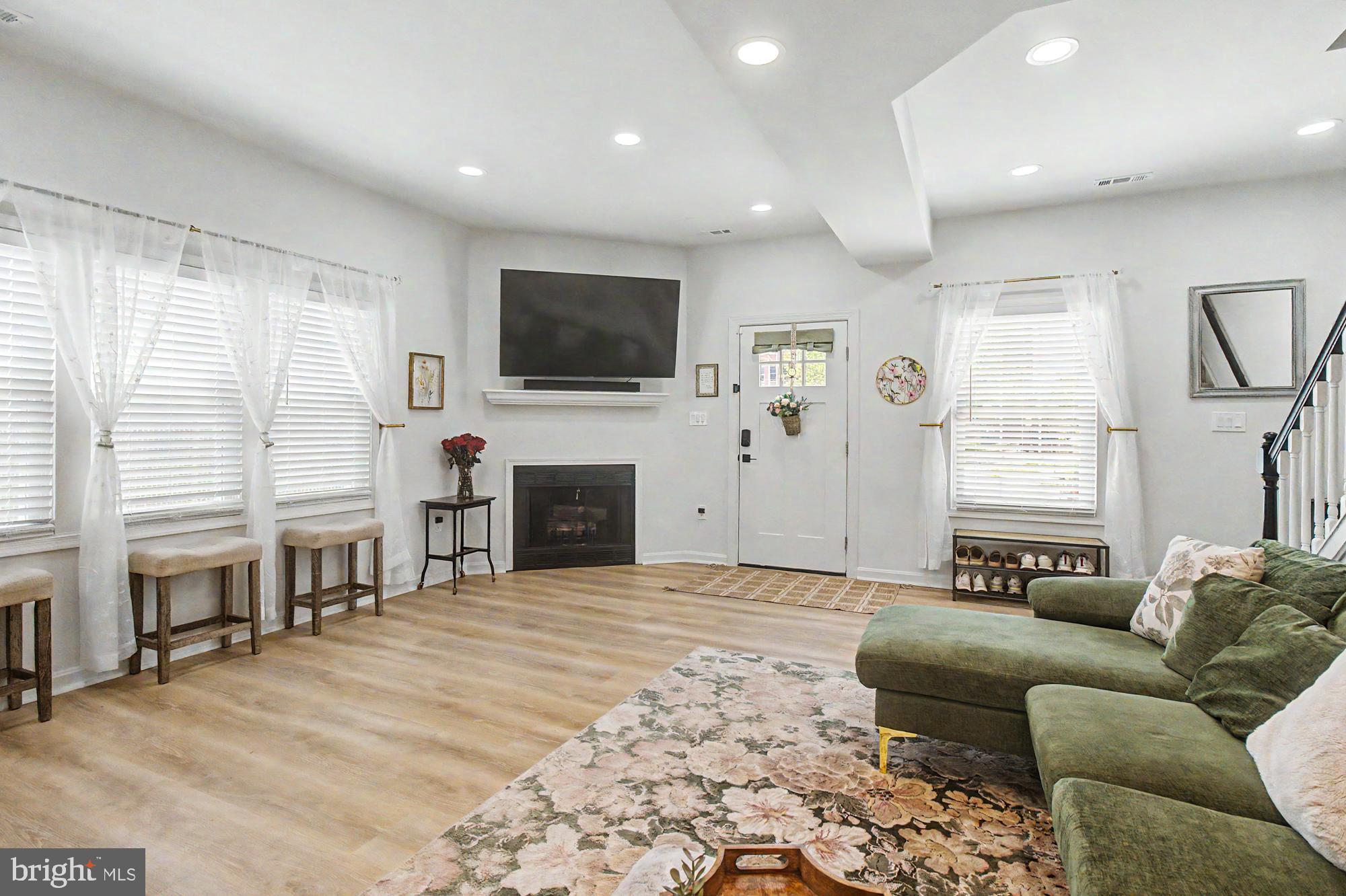 GRACELAND PARK - Residential Lease