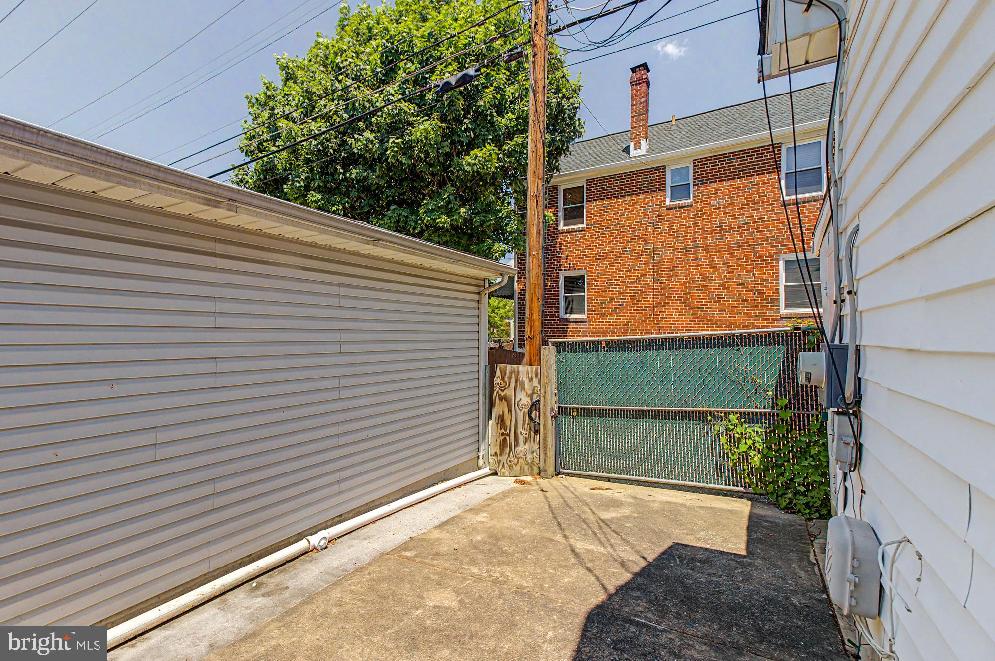 GRACELAND PARK - Residential Lease