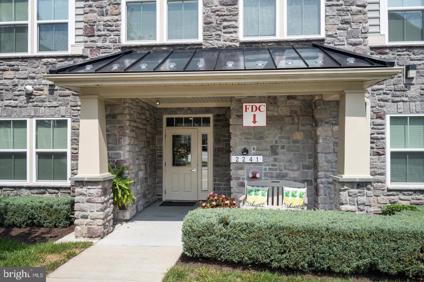 WAVERLY MEWS - Residential