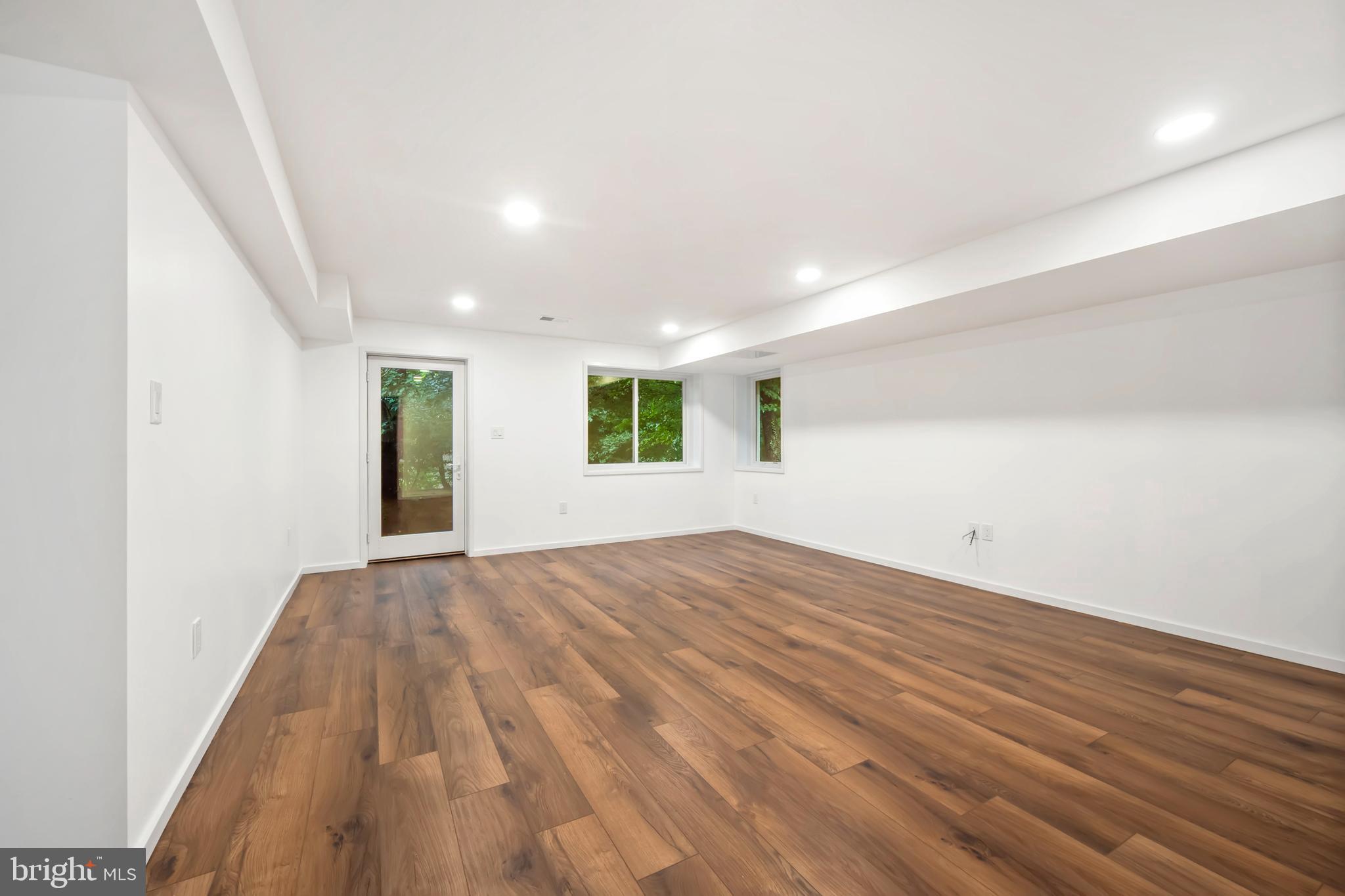 CARDEROCK SPRINGS - Residential