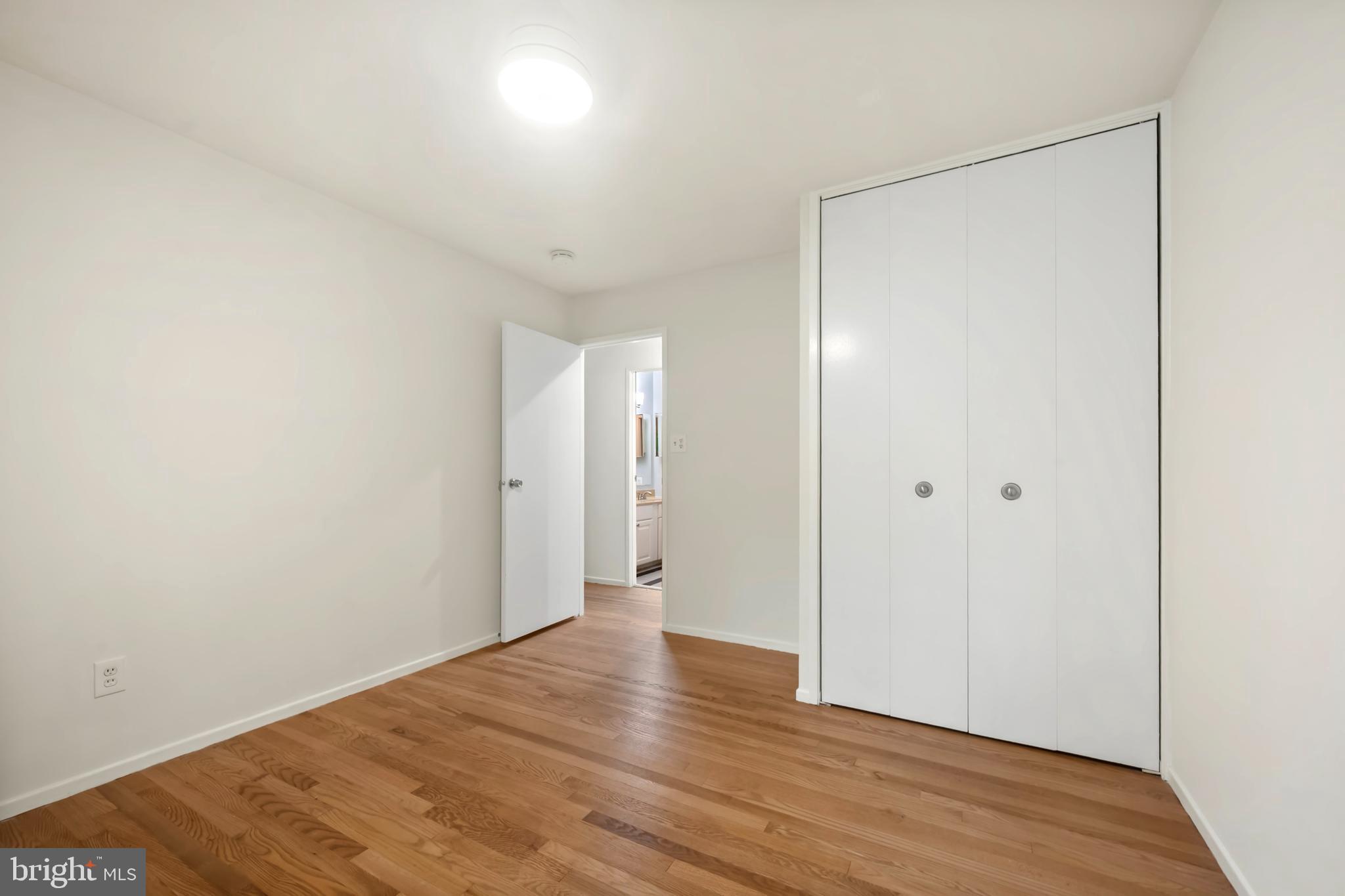 CARDEROCK SPRINGS - Residential