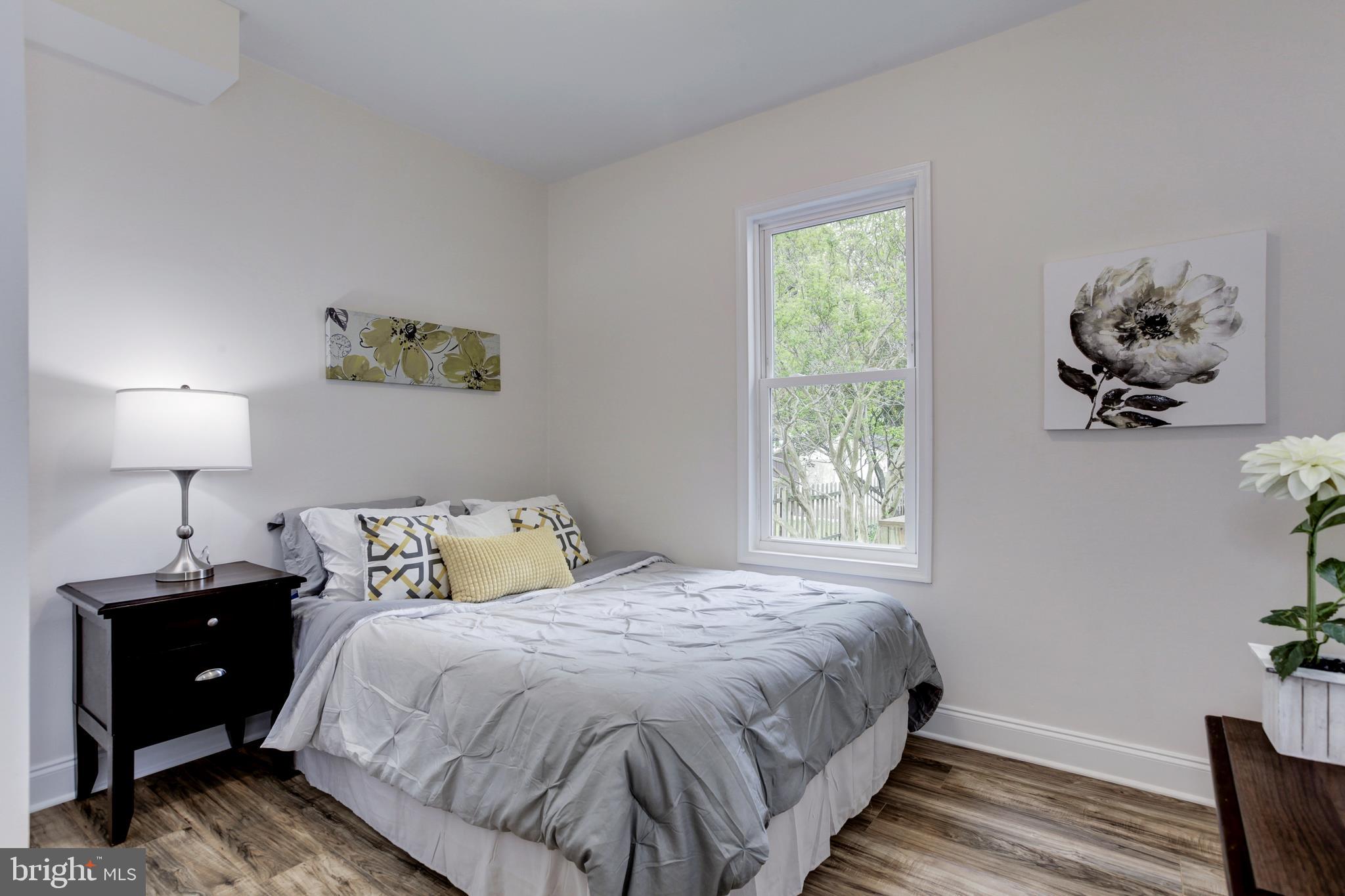 MT RAINIER- RHODE ISL AV - Residential