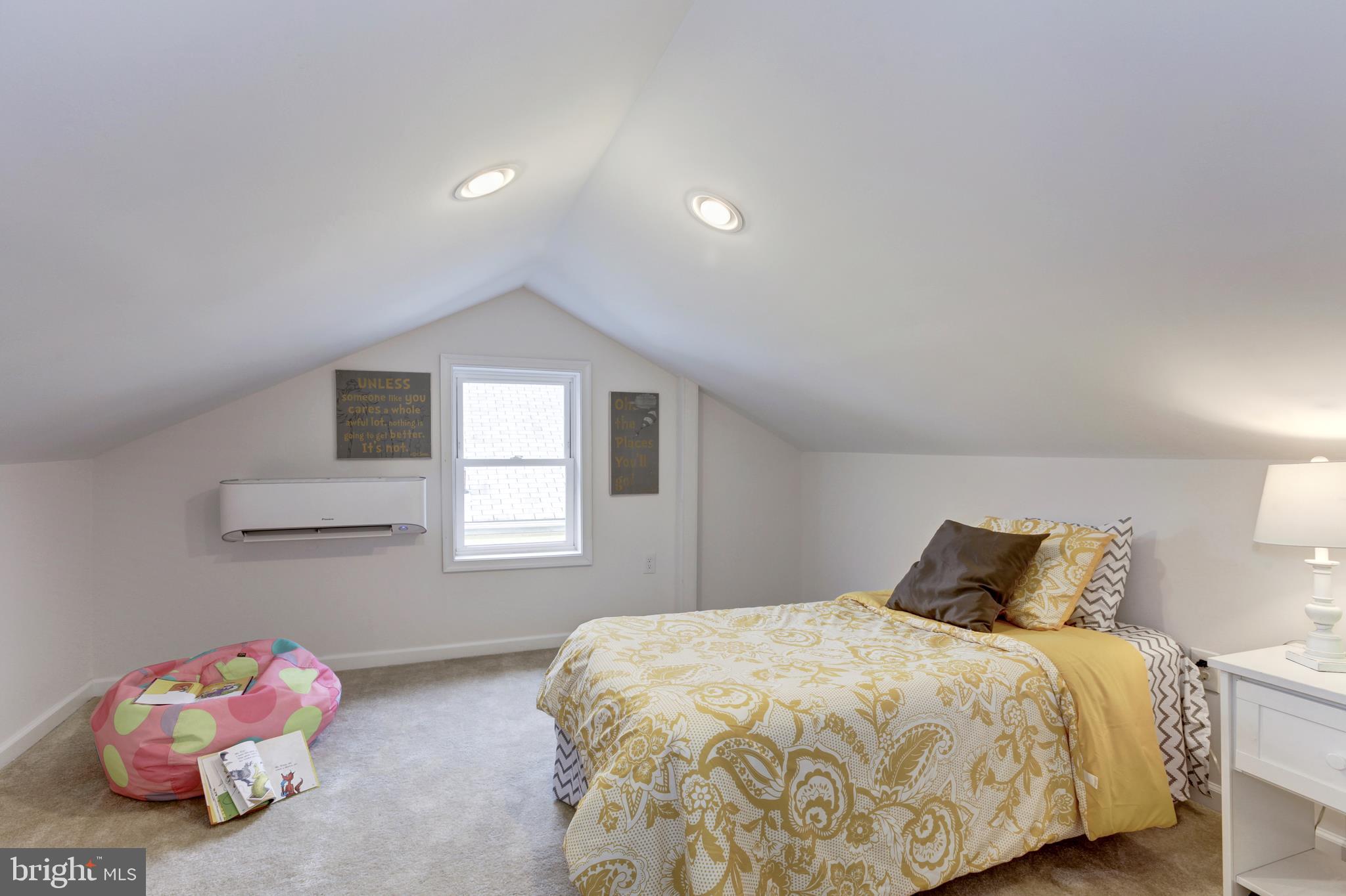 MT RAINIER- RHODE ISL AV - Residential