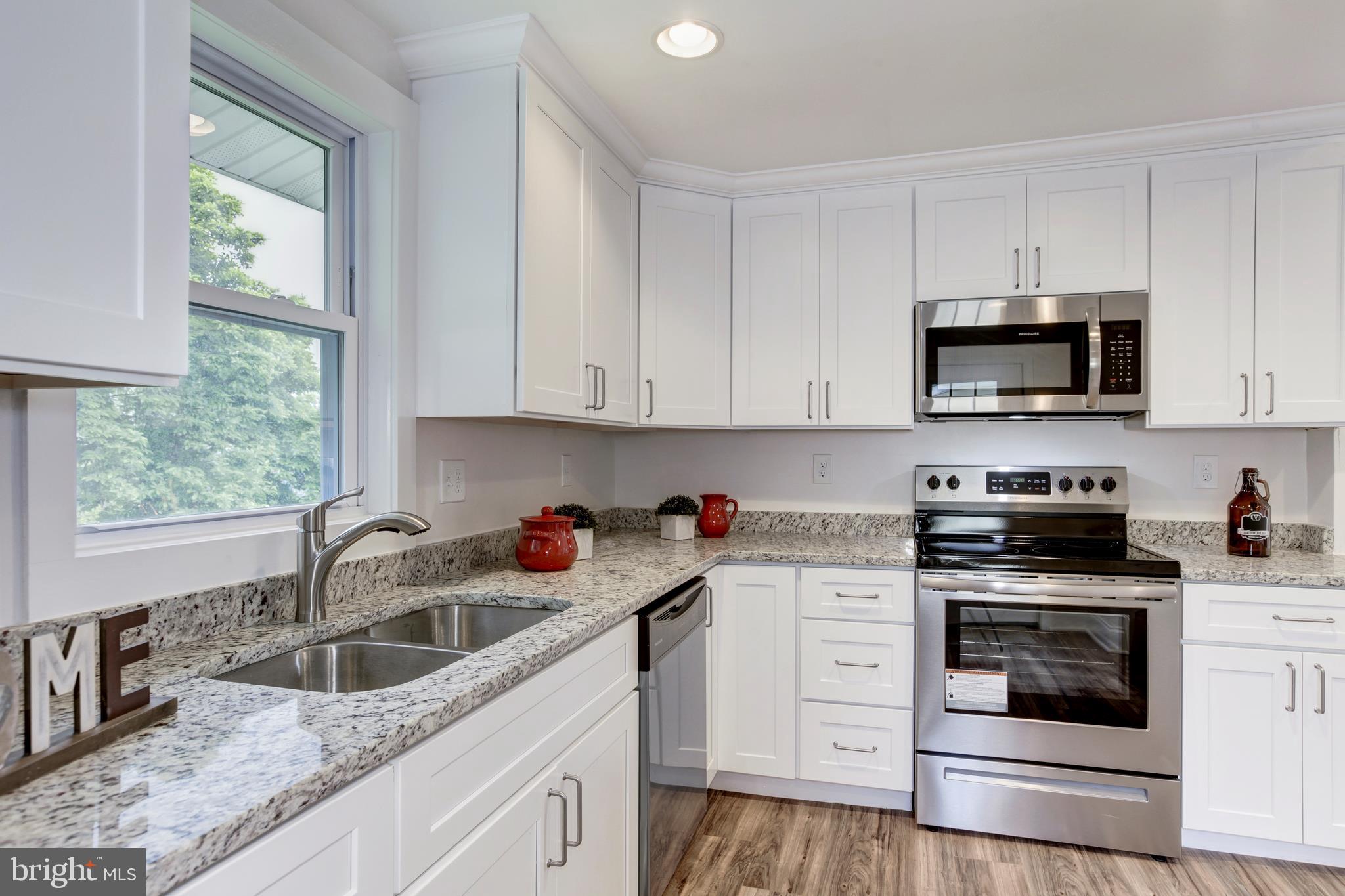 MT RAINIER- RHODE ISL AV - Residential