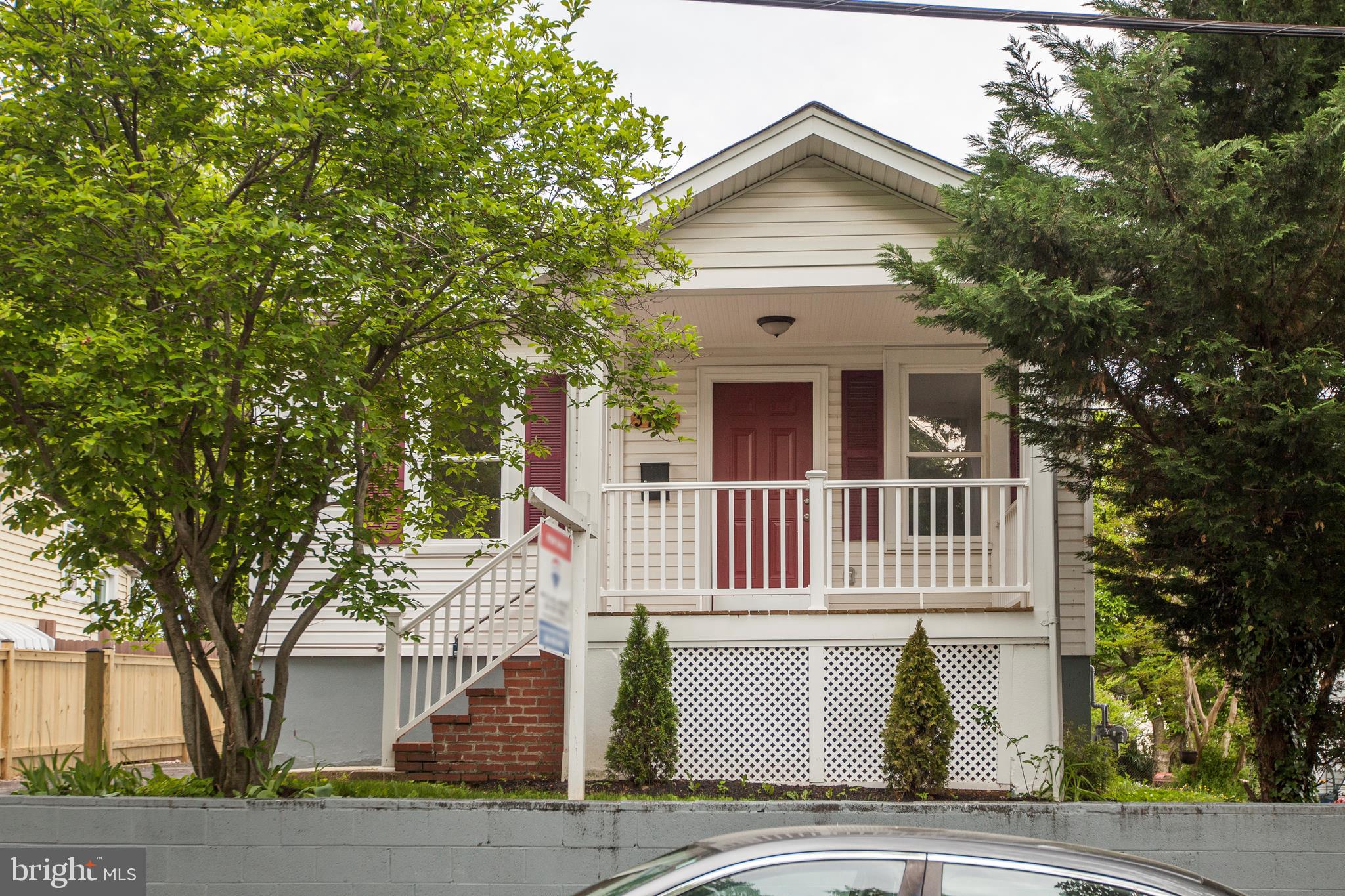 MT RAINIER- RHODE ISL AV - Residential