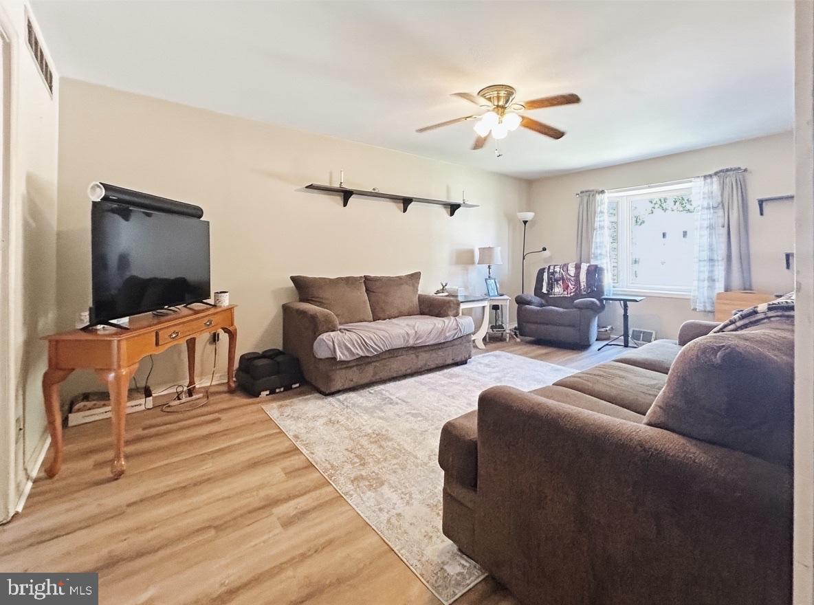 EDGEBROOKE - Residential