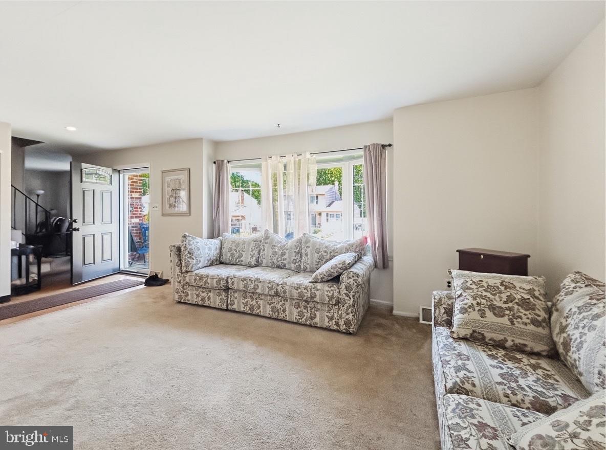 EDGEBROOKE - Residential