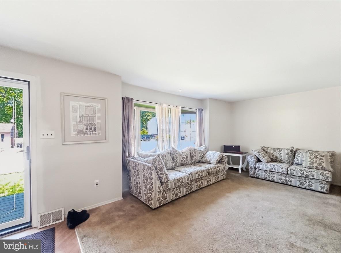 EDGEBROOKE - Residential