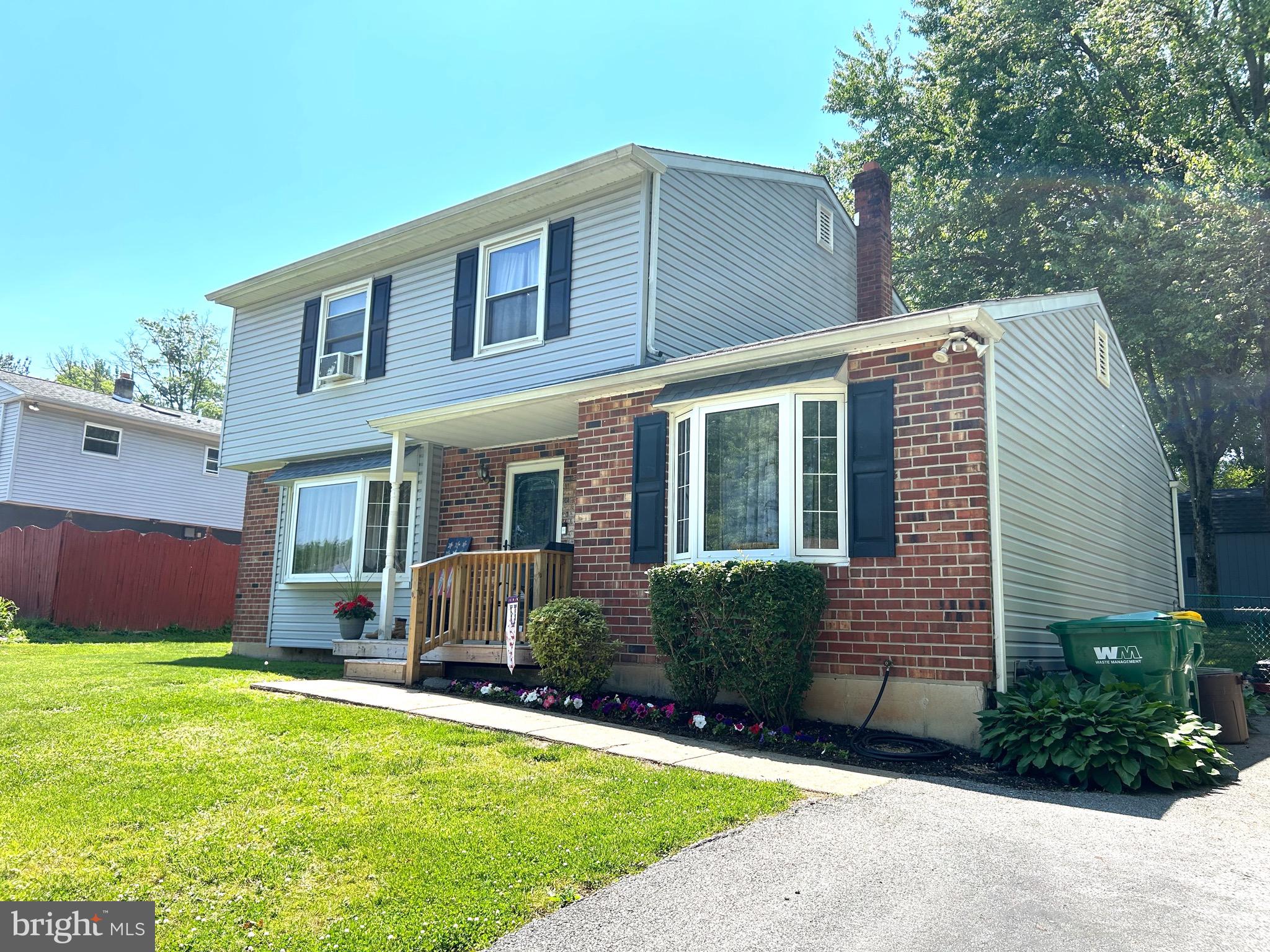 EDGEBROOKE - Residential