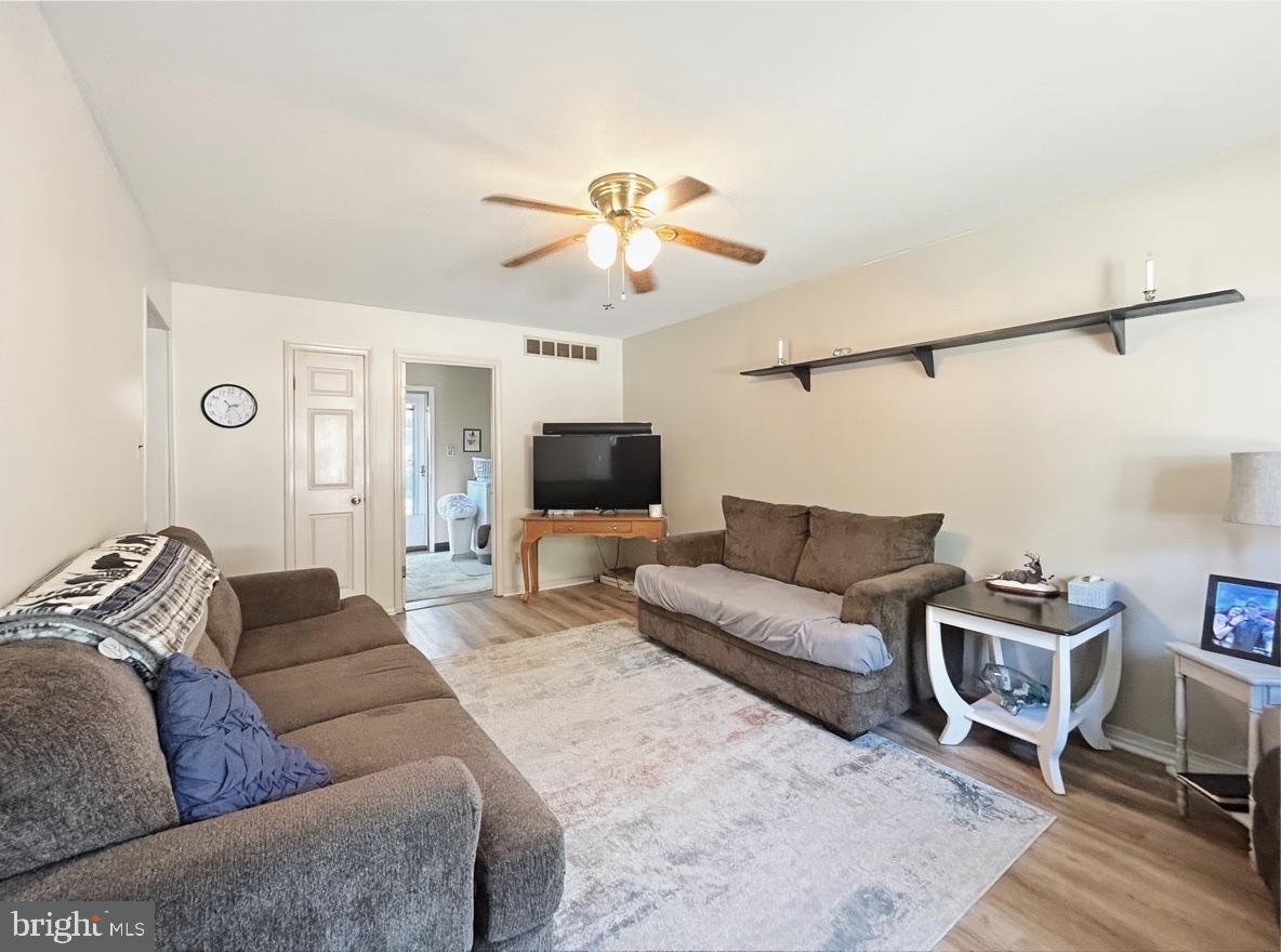 EDGEBROOKE - Residential