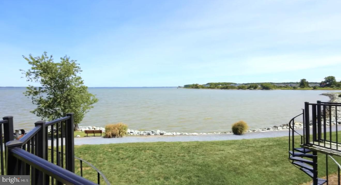 QUEENS LANDING - Residential