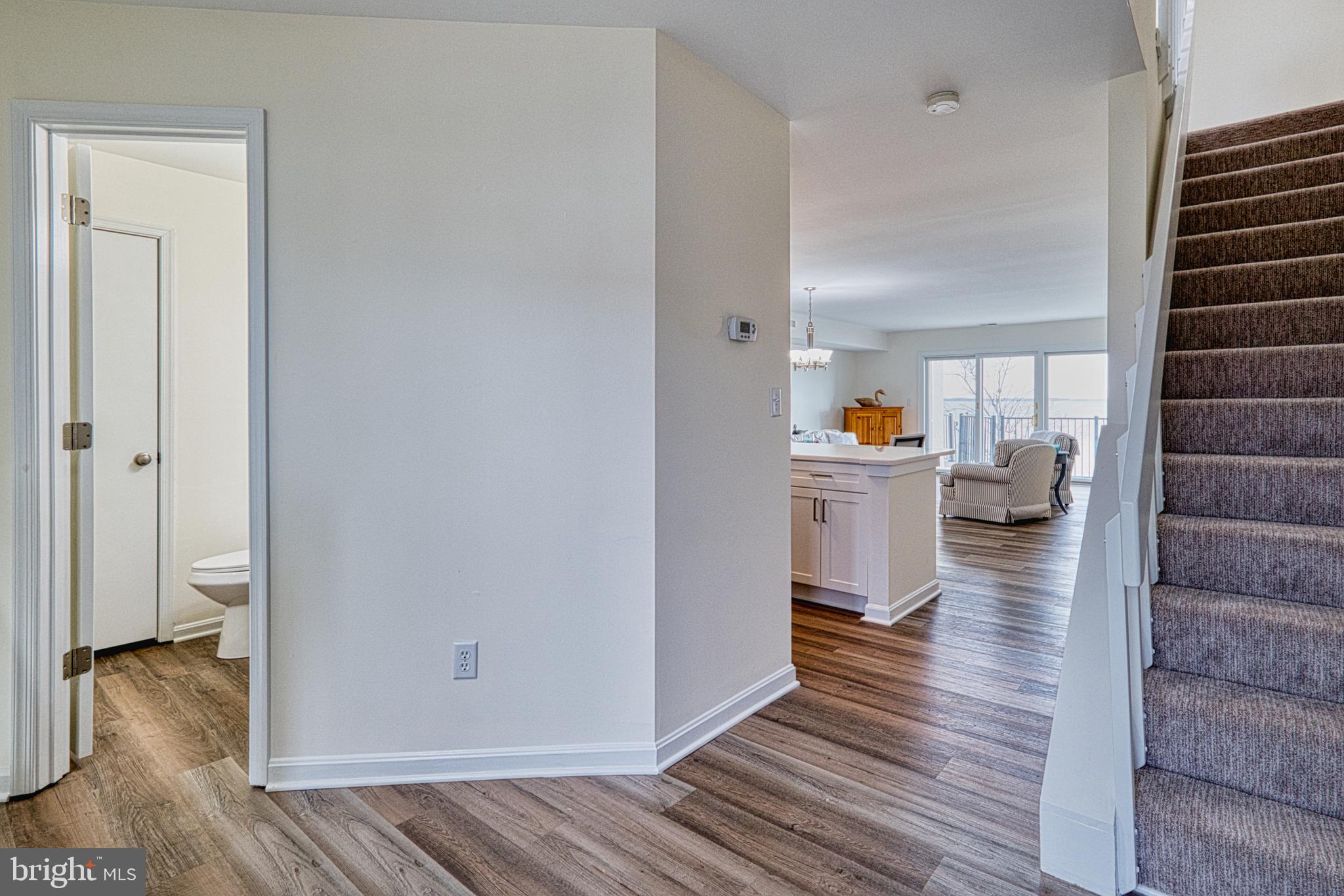 QUEENS LANDING - Residential