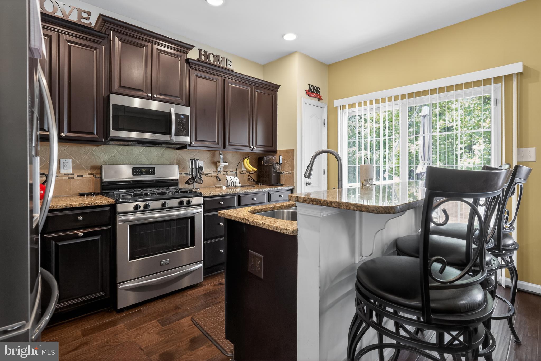 CHELSEA MANOR - Residential
