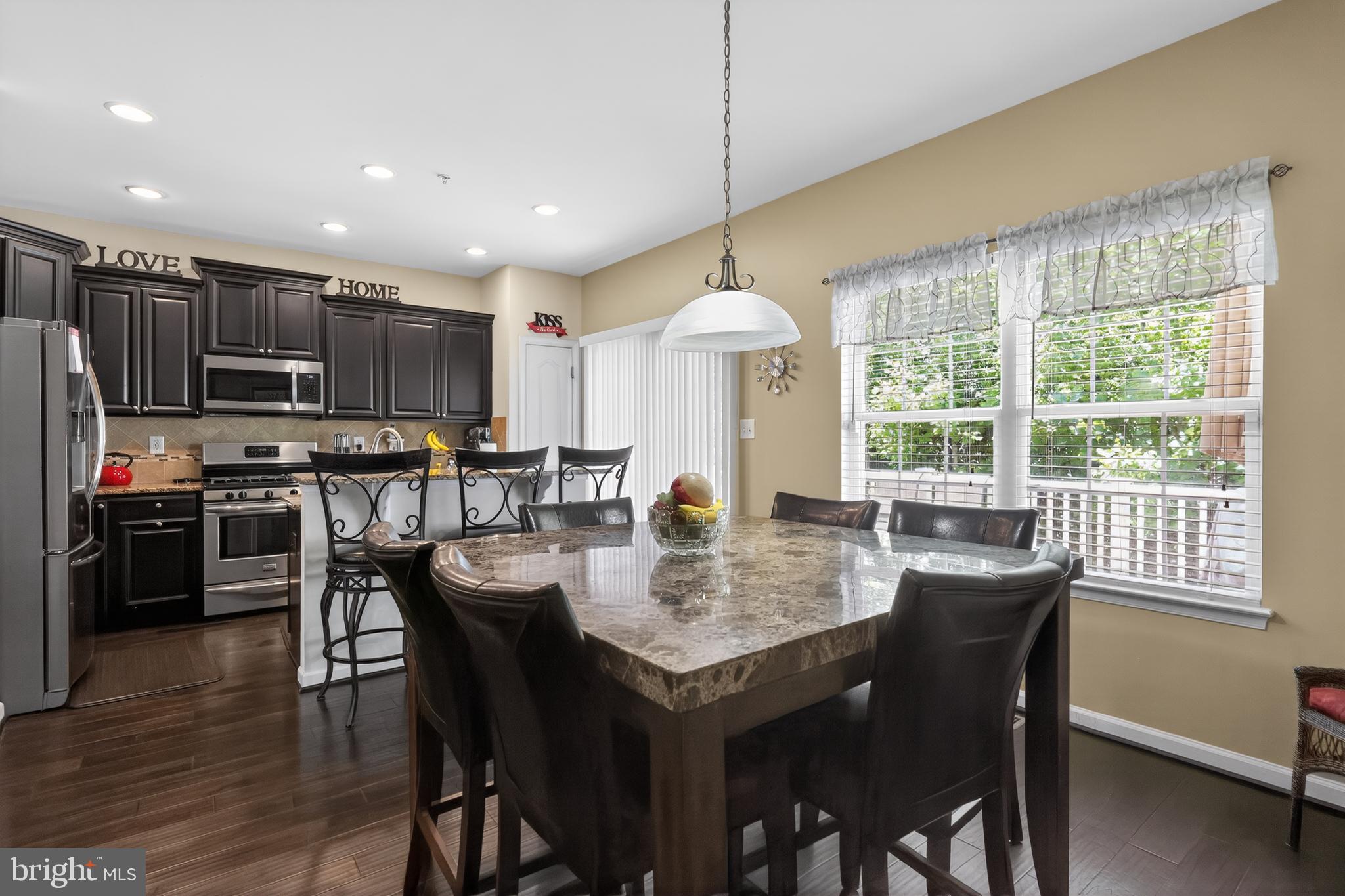 CHELSEA MANOR - Residential