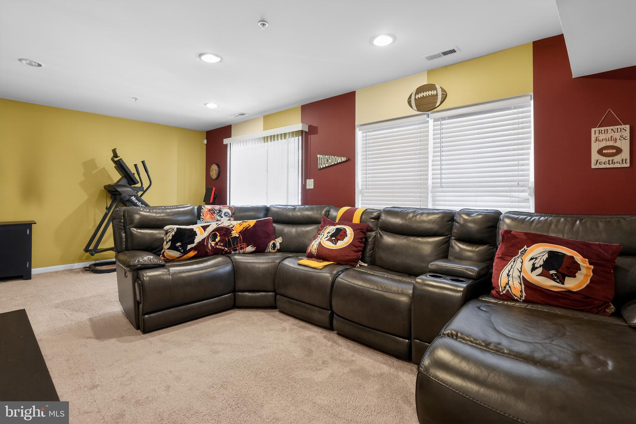 CHELSEA MANOR - Residential