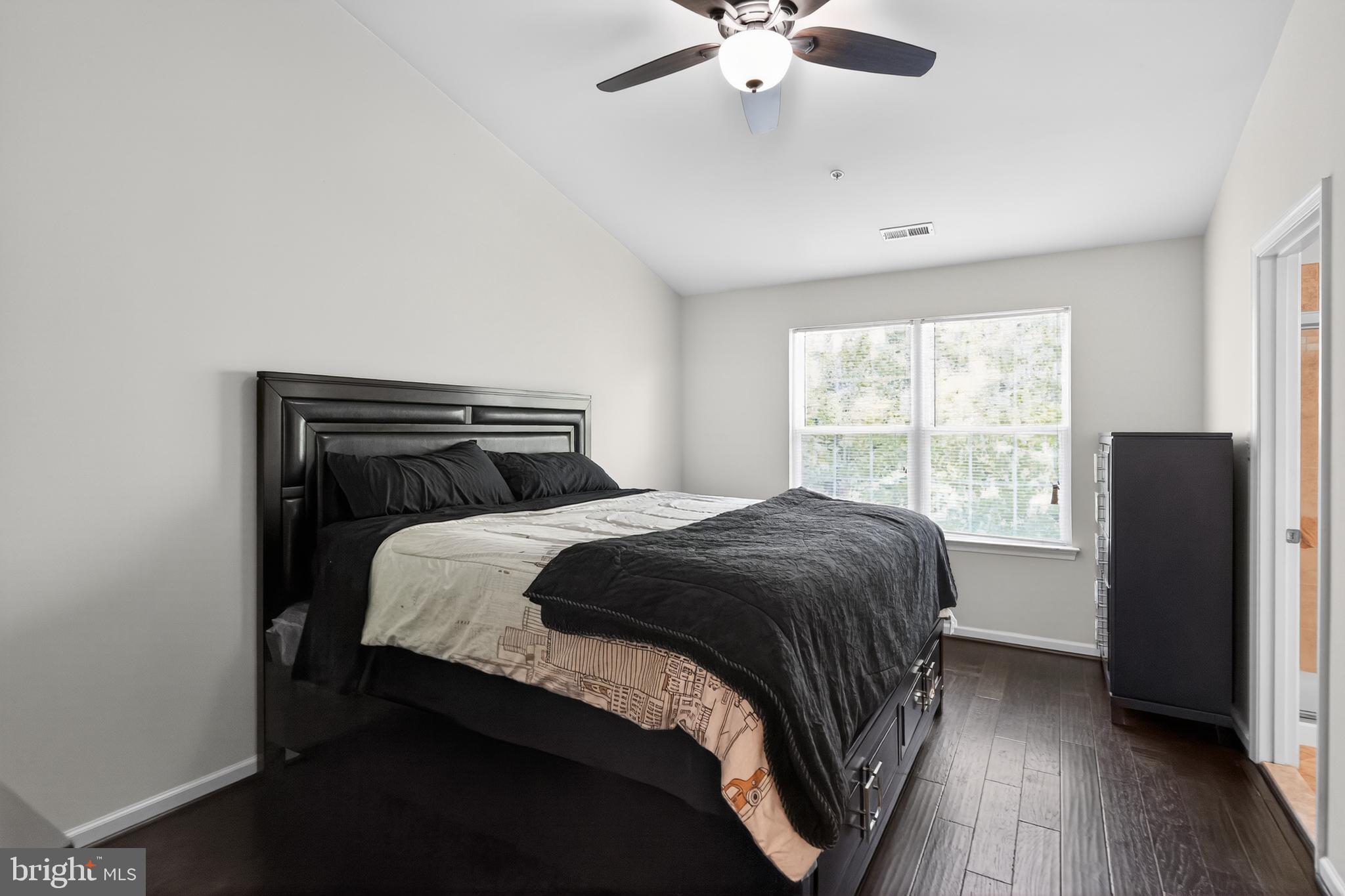CHELSEA MANOR - Residential