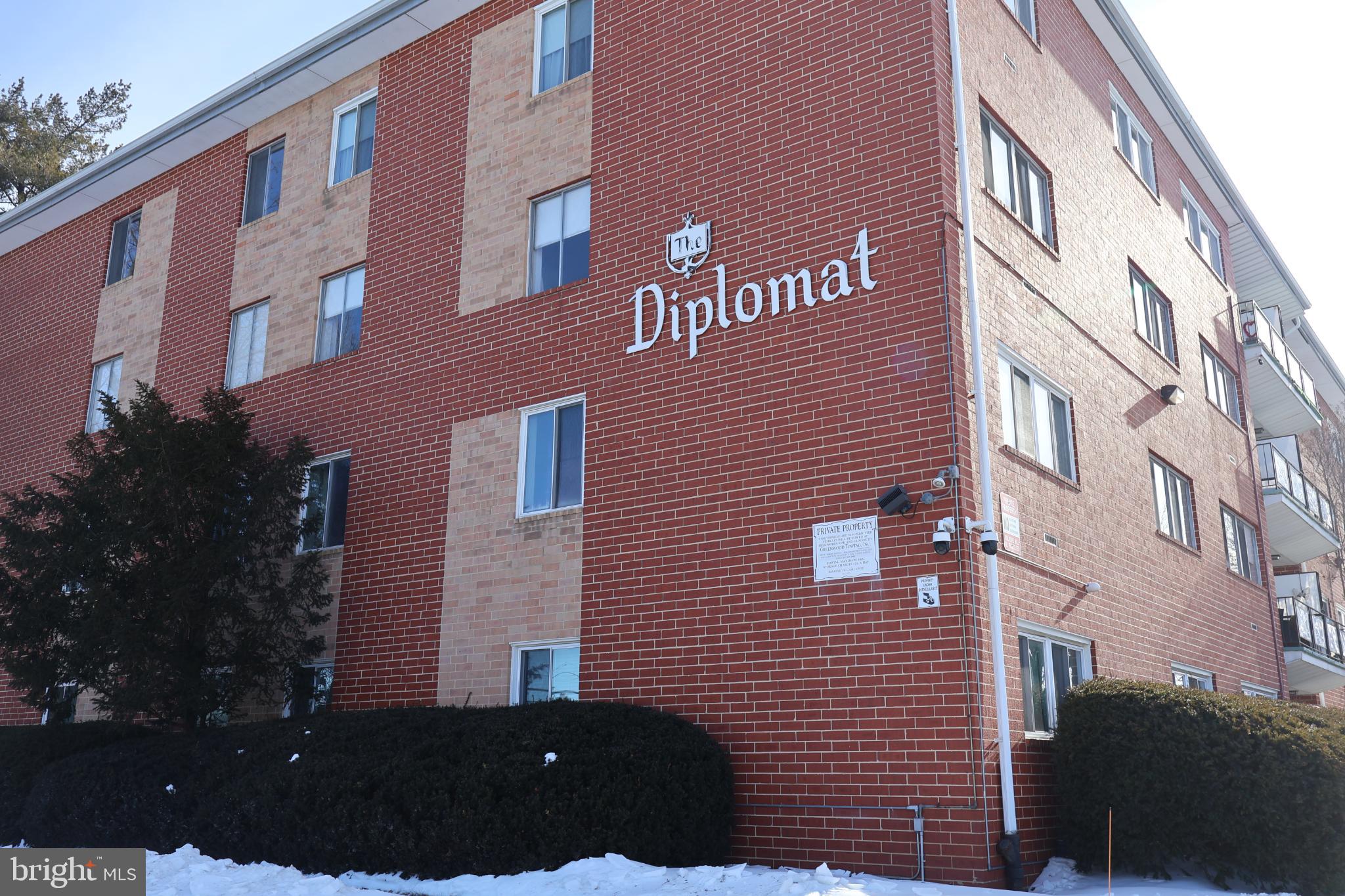 THE DIPLOMAT - Residential