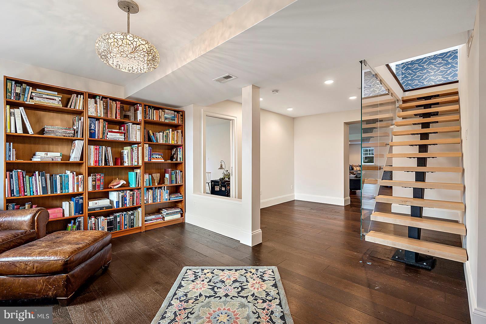 YORKTOWN - Residential
