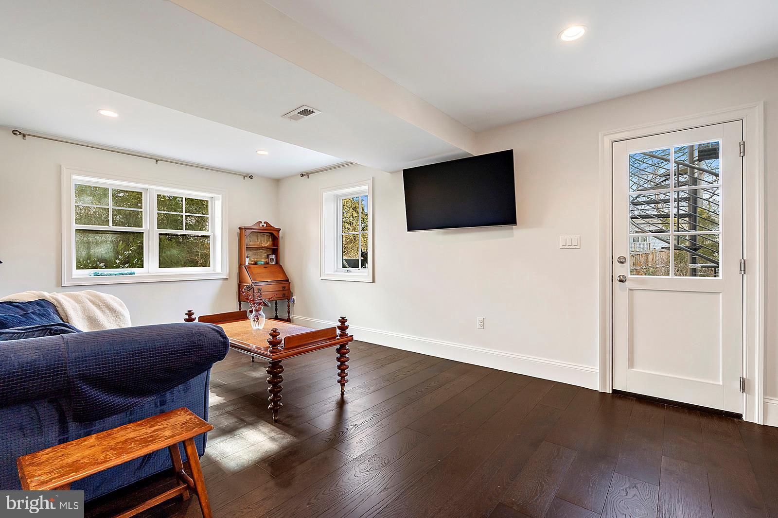 YORKTOWN - Residential
