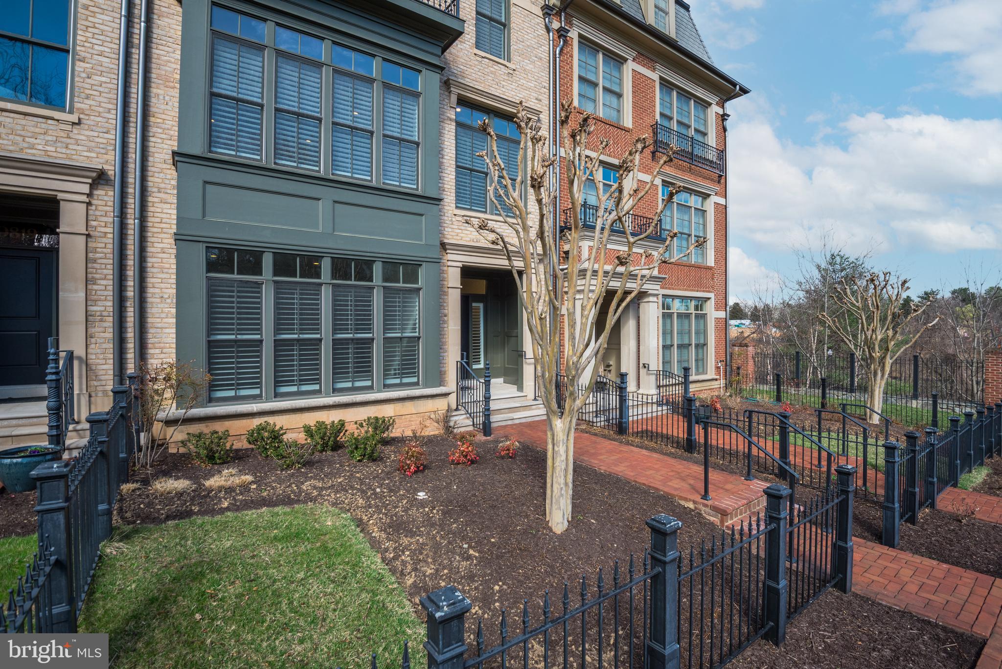 SYMPHONY PARK - Residential