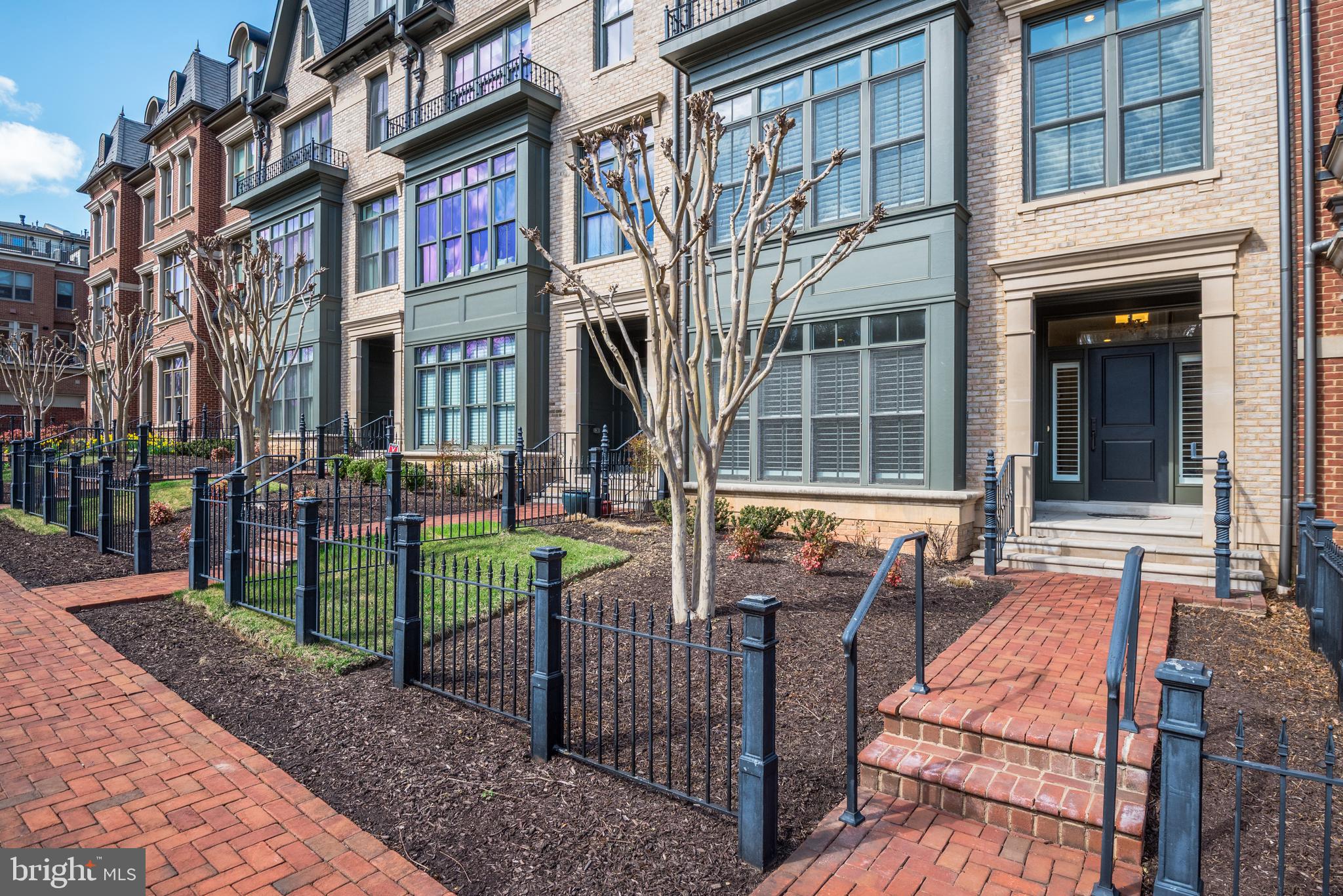 SYMPHONY PARK - Residential
