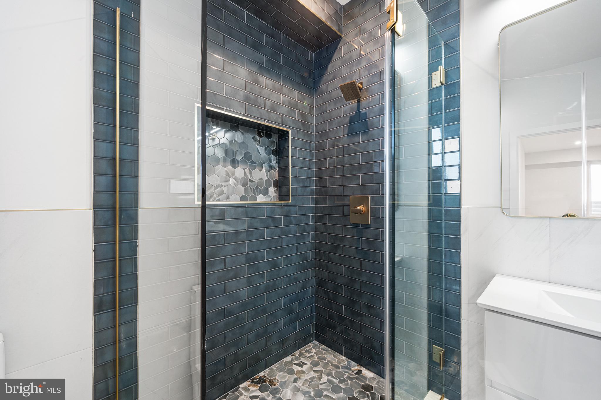 OLDE KENSINGTON - Residential Lease