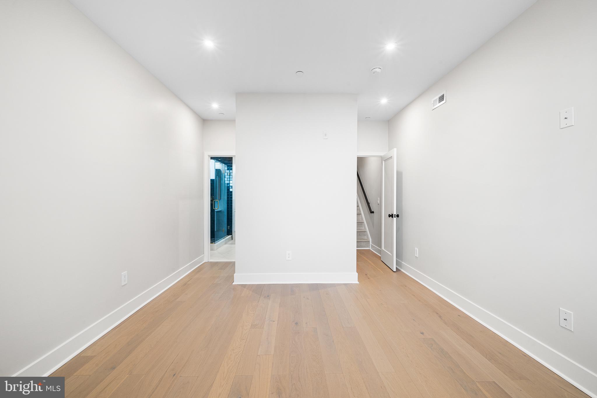 OLDE KENSINGTON - Residential Lease