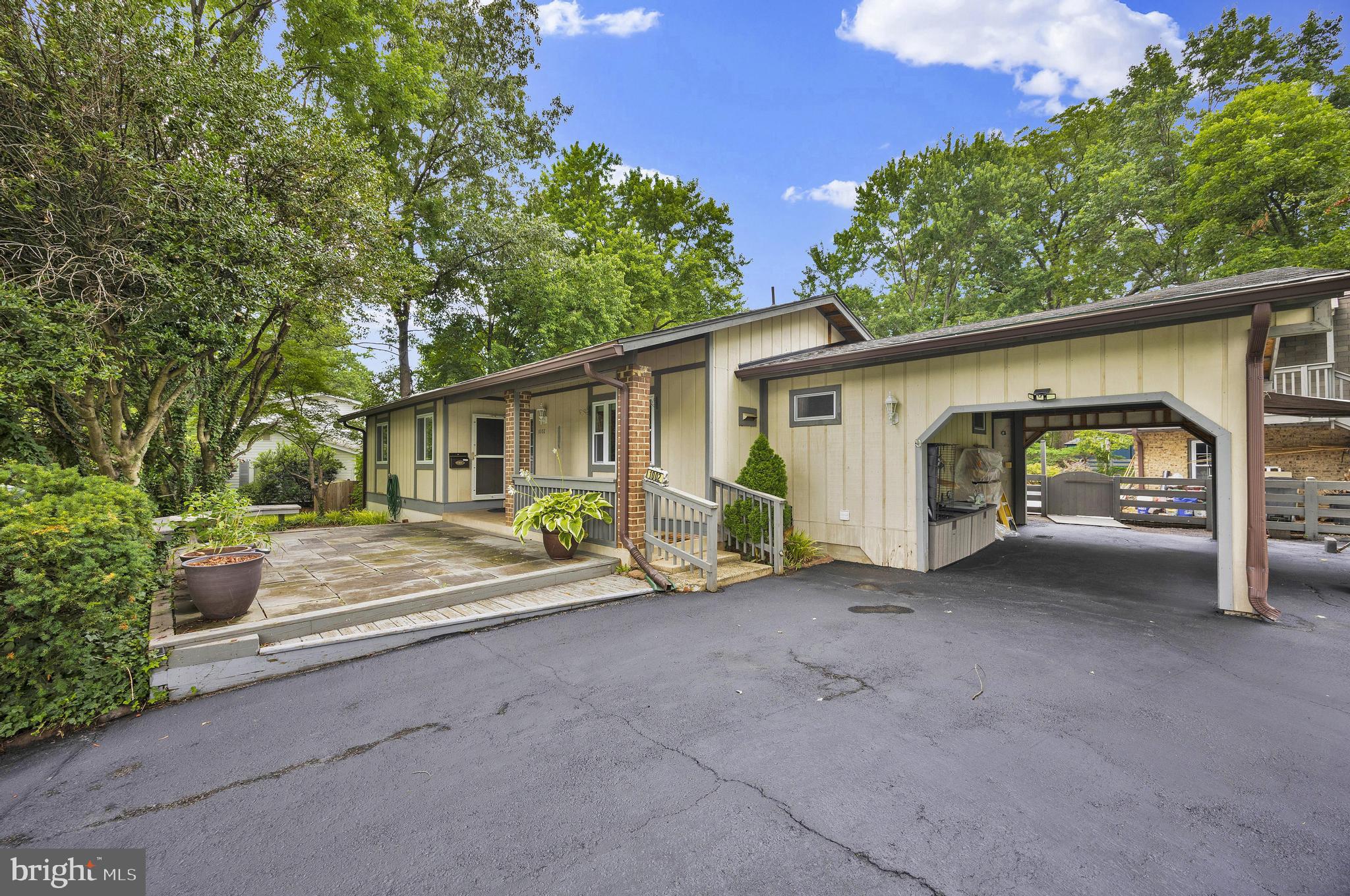 HALCYON OF HERNDON - Residential