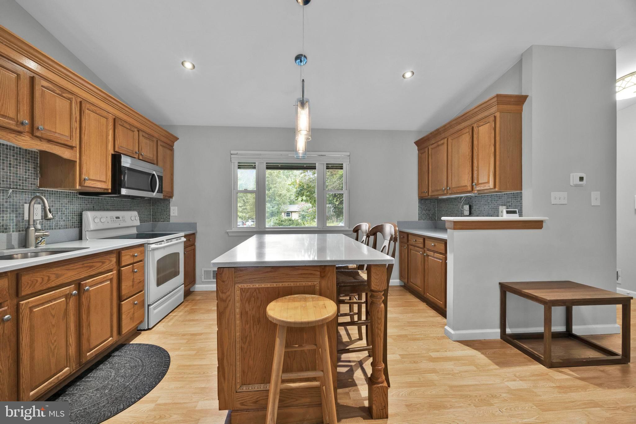 HALCYON OF HERNDON - Residential