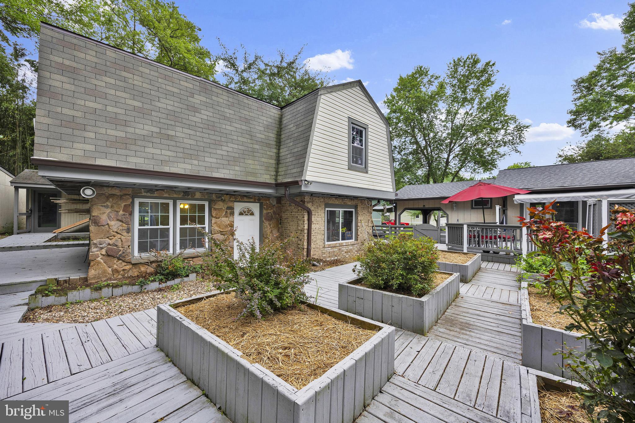 HALCYON OF HERNDON - Residential