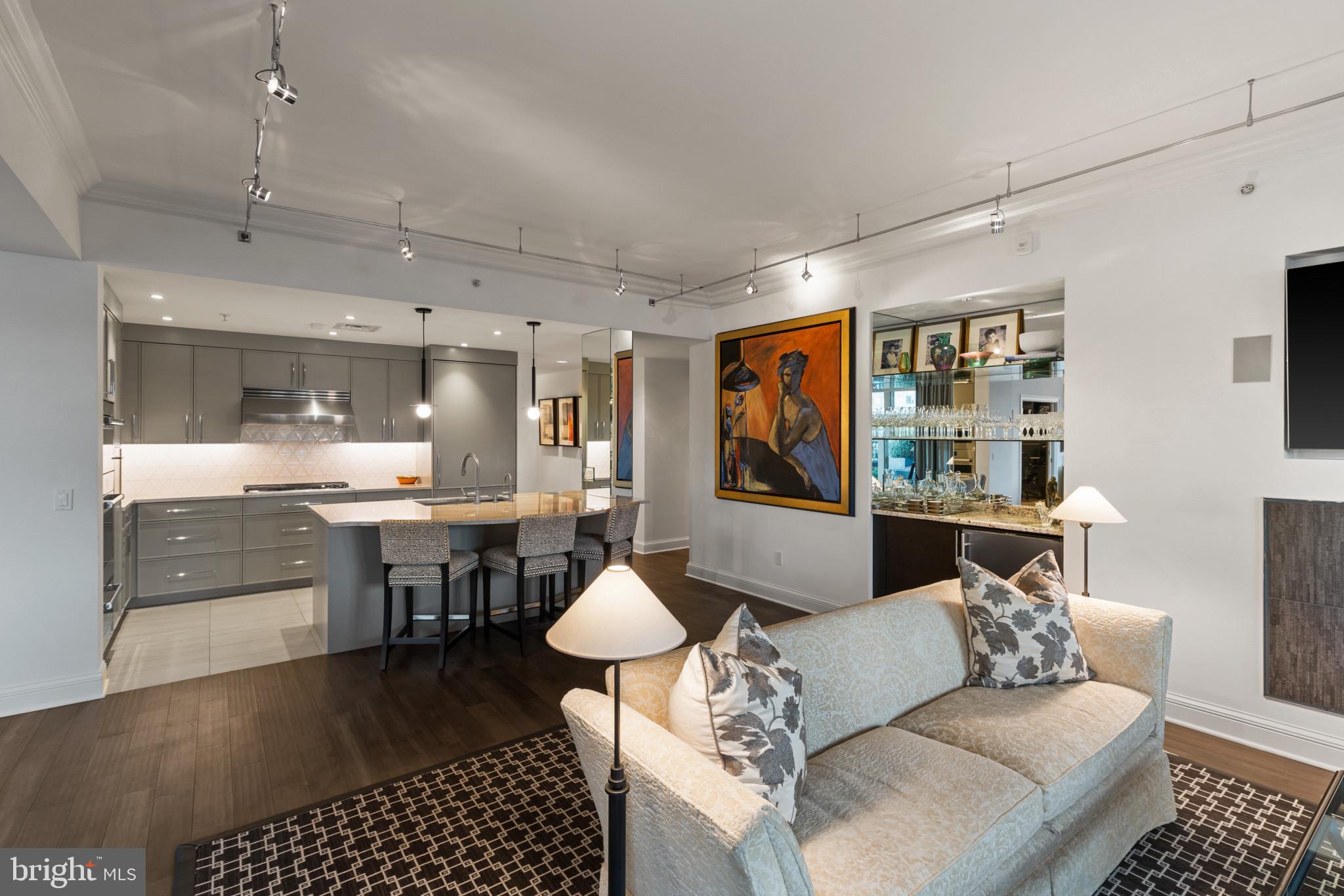 THE RITZ-CARLTON RESIDENCES - Residential