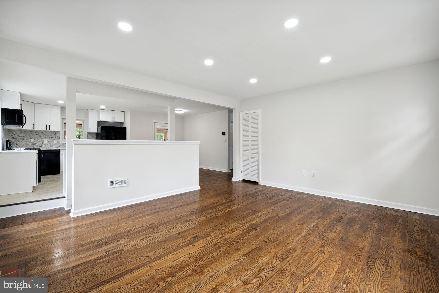VILLA ESTATES - Residential