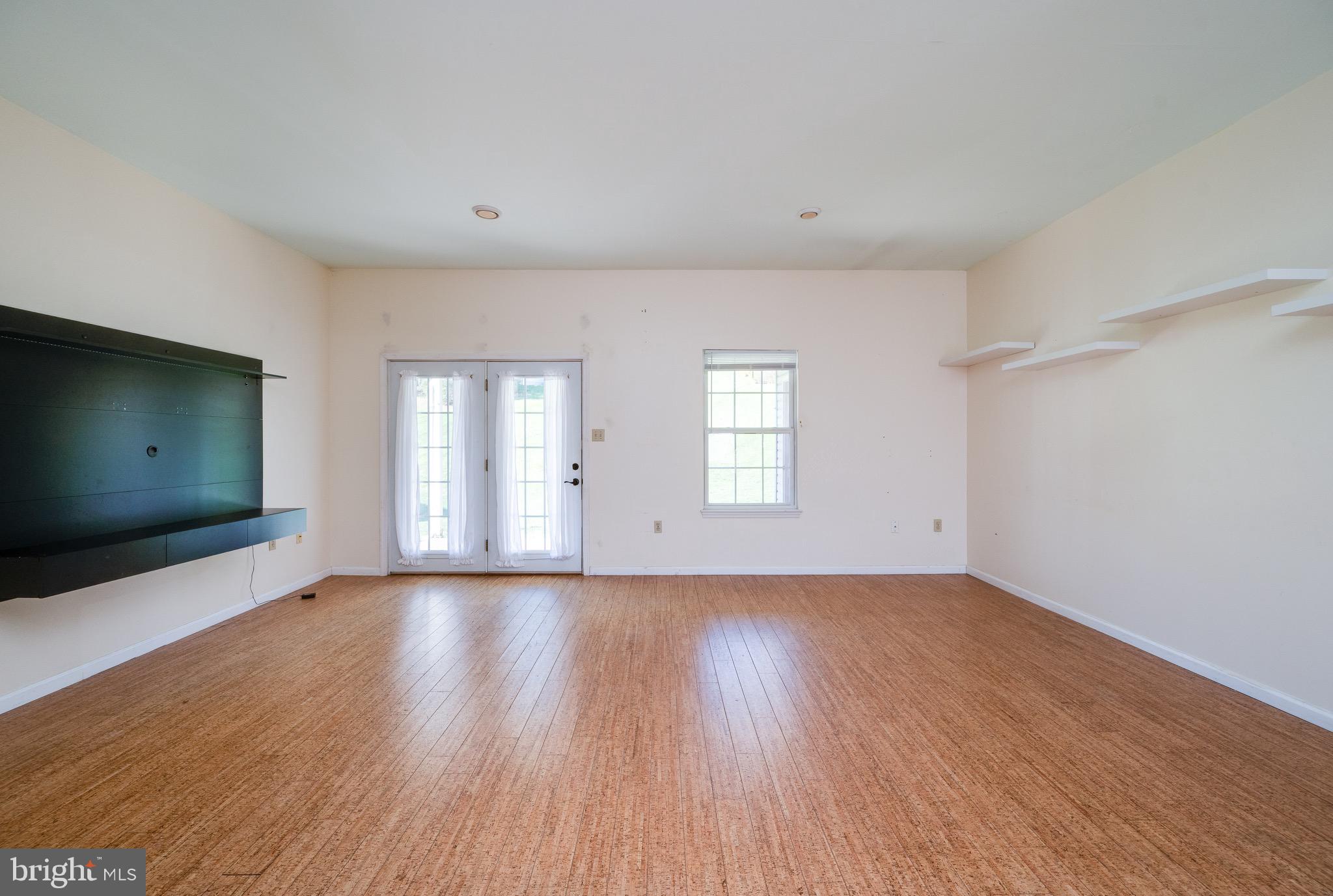 THOMAS GARDENS - Residential