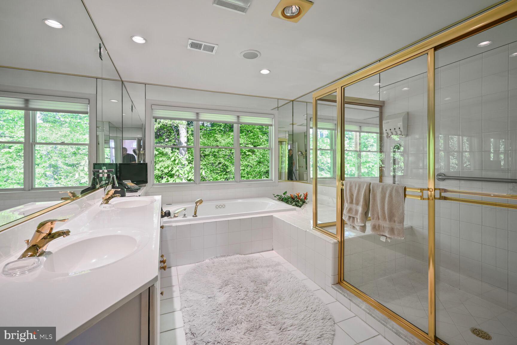 GROSVENOR WOODS - Residential