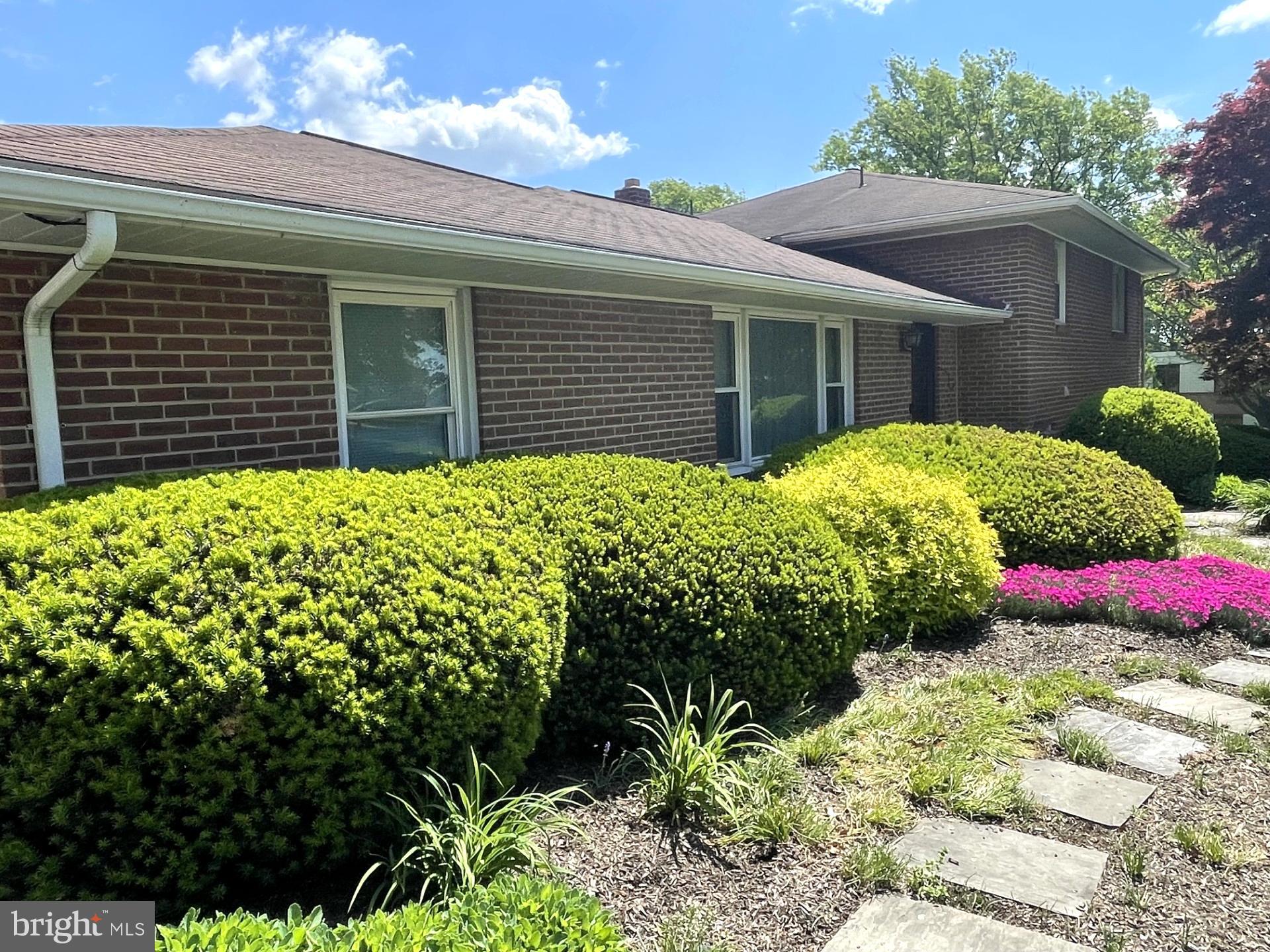HILL STREET - Residential