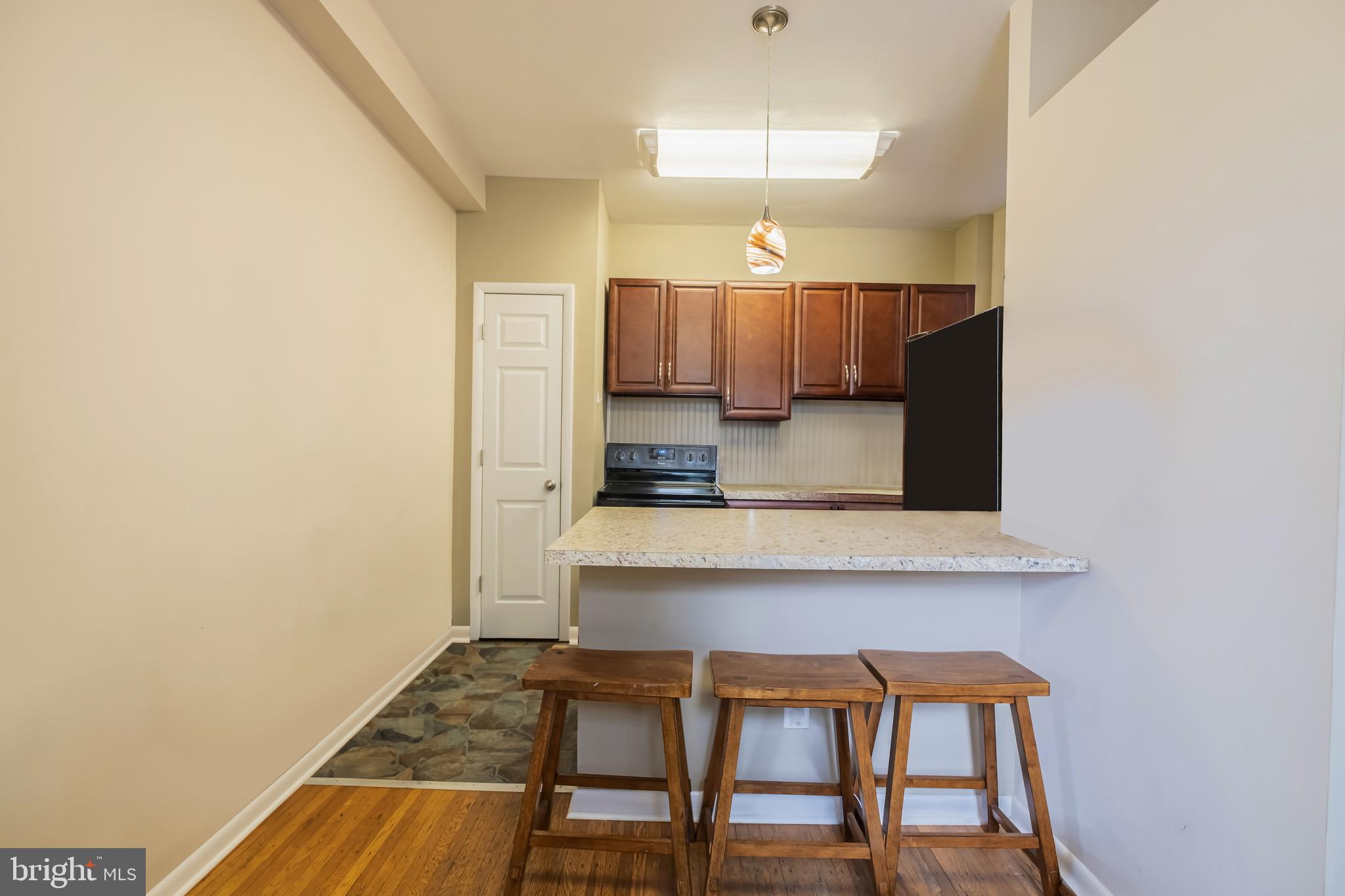 RITTENHOUSE SQUARE - Commercial Sale
