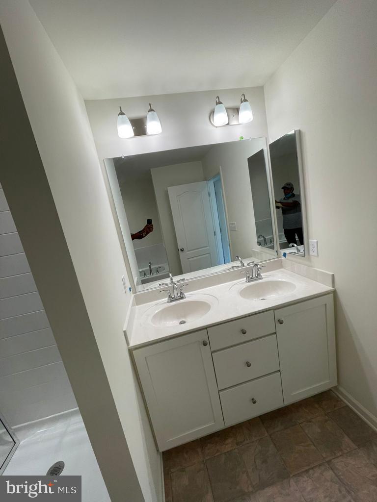 FREEDOM MANOR - Residential Lease