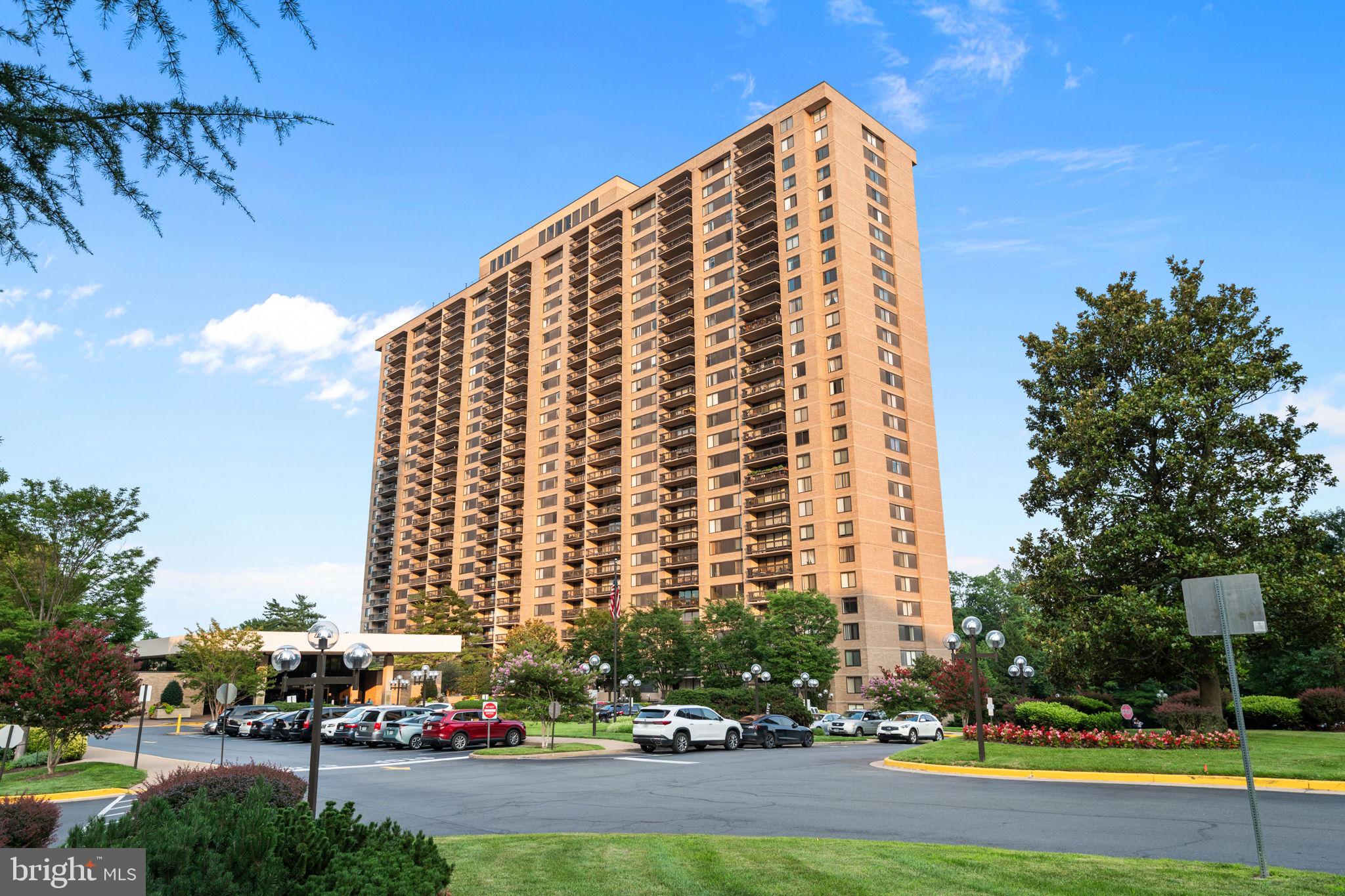 SKYLINE PLAZA - Residential