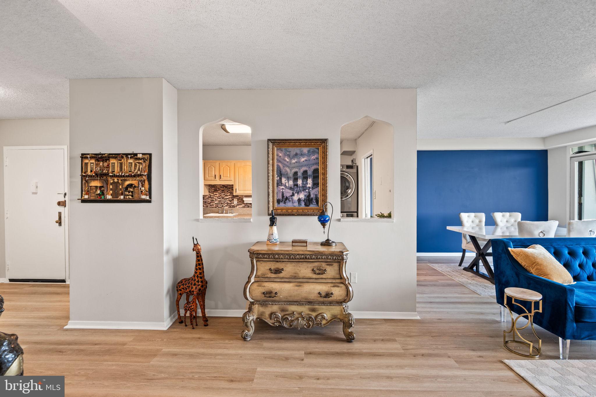 SKYLINE PLAZA - Residential