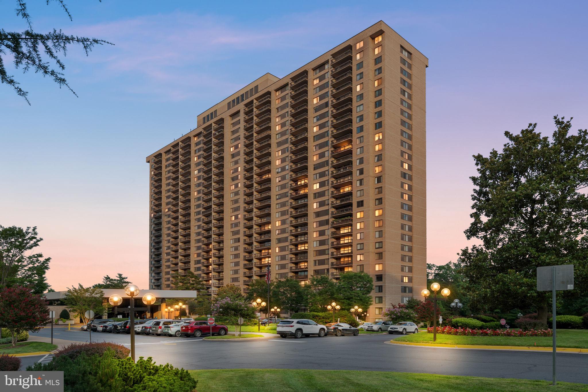 SKYLINE PLAZA - Residential