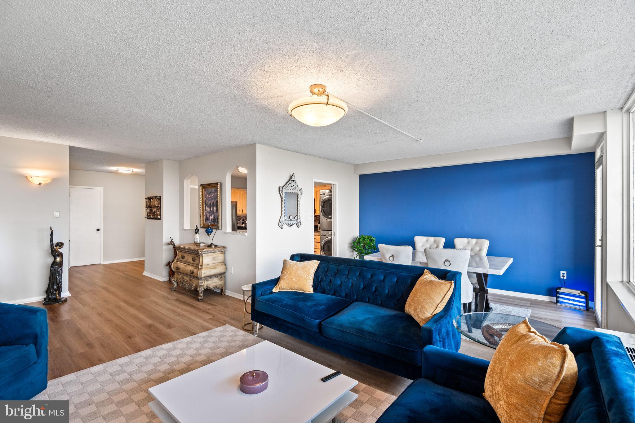 SKYLINE PLAZA - Residential