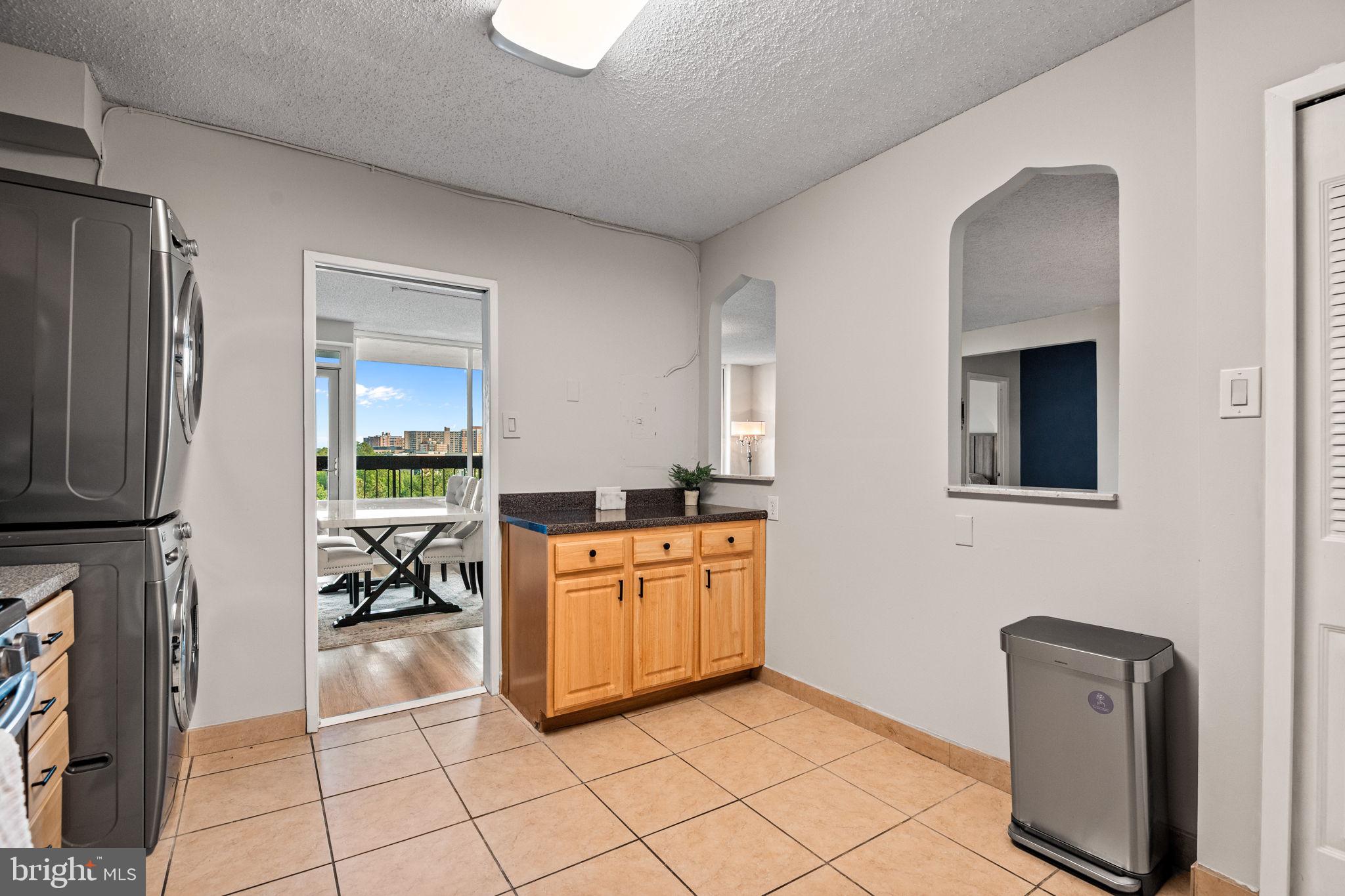 SKYLINE PLAZA - Residential