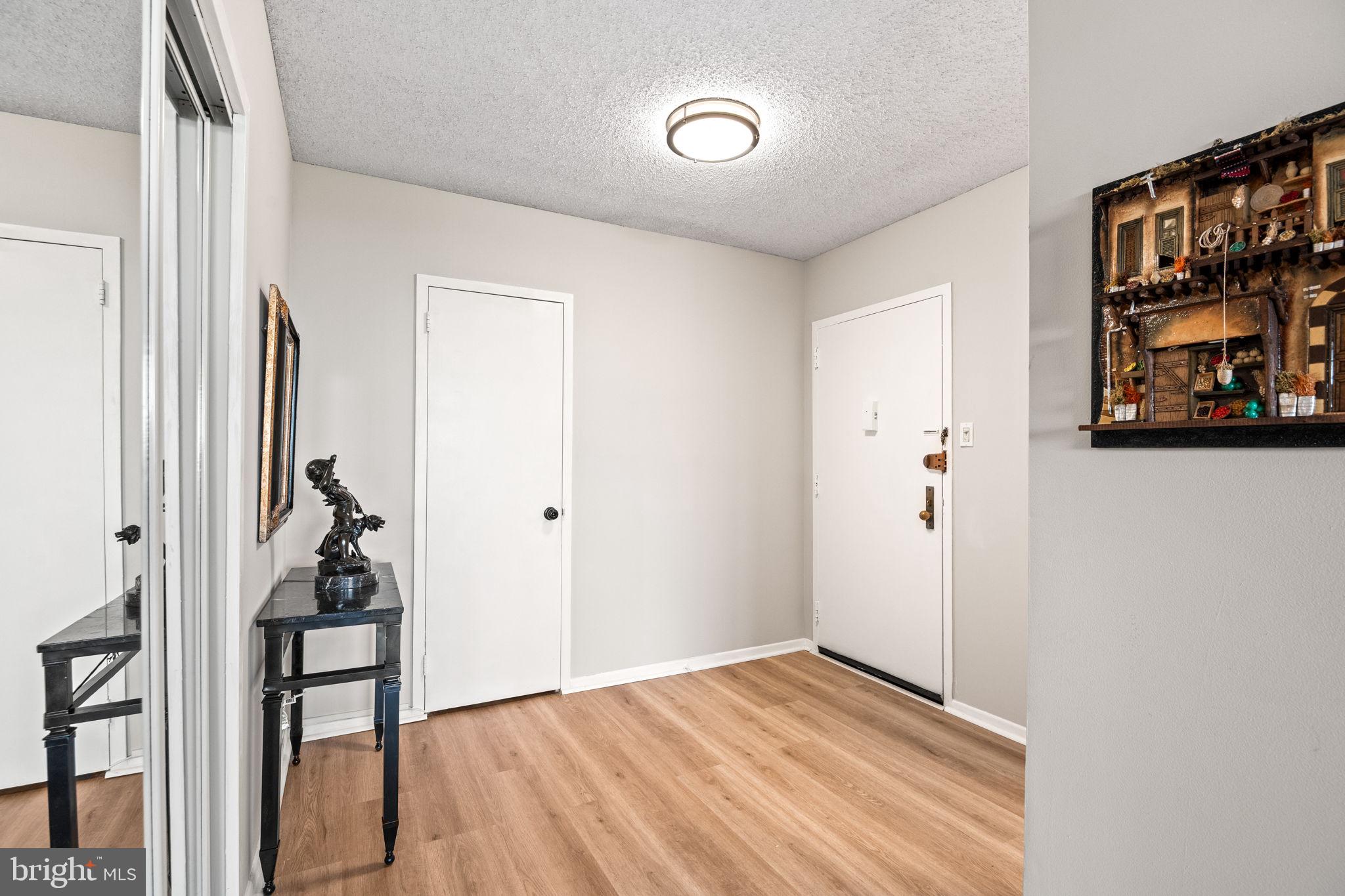 SKYLINE PLAZA - Residential