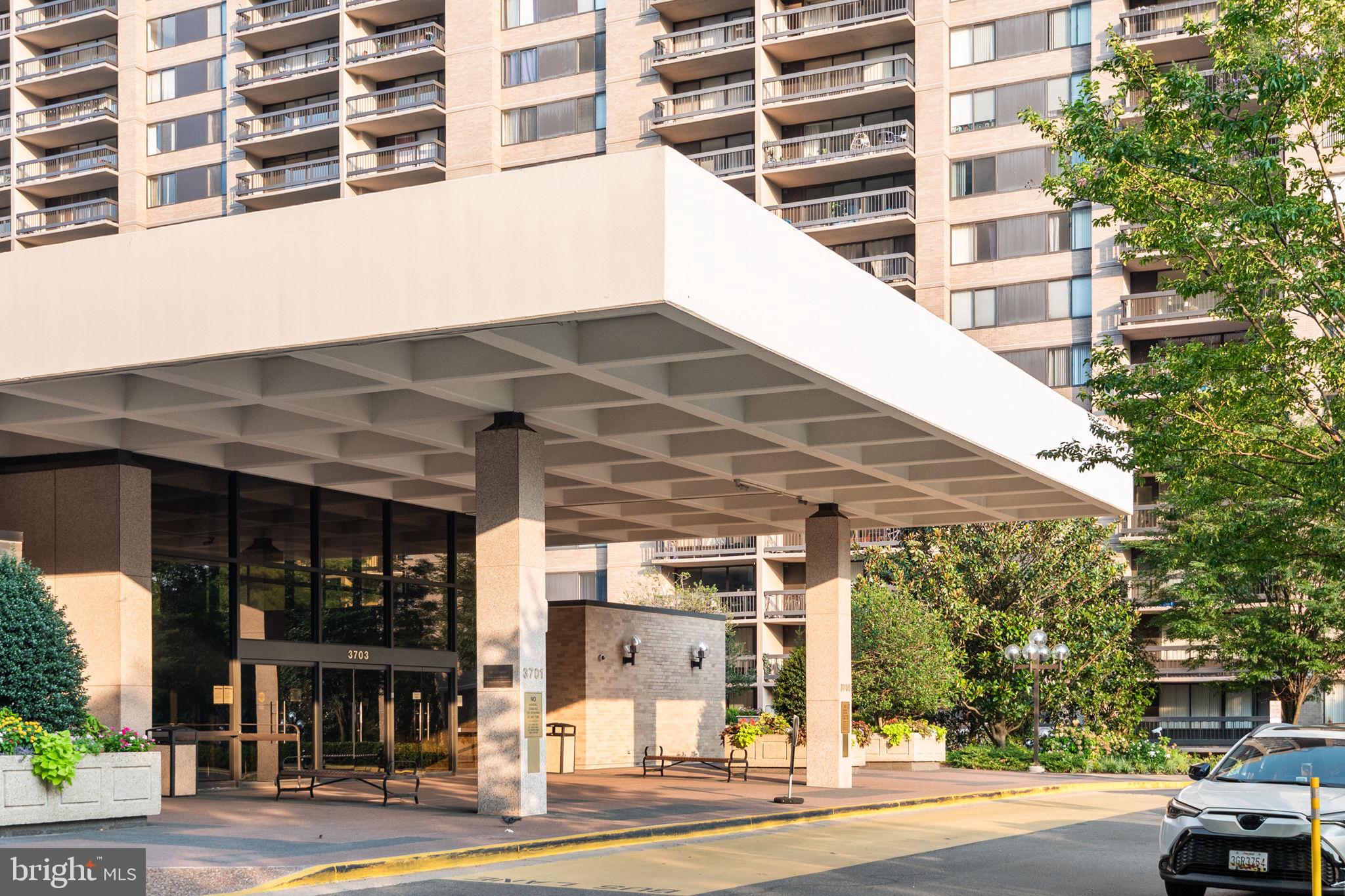 SKYLINE PLAZA - Residential