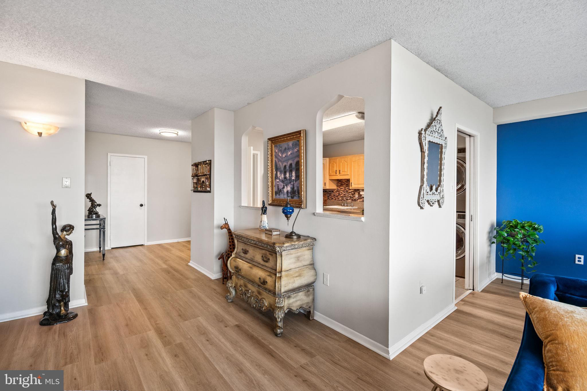 SKYLINE PLAZA - Residential