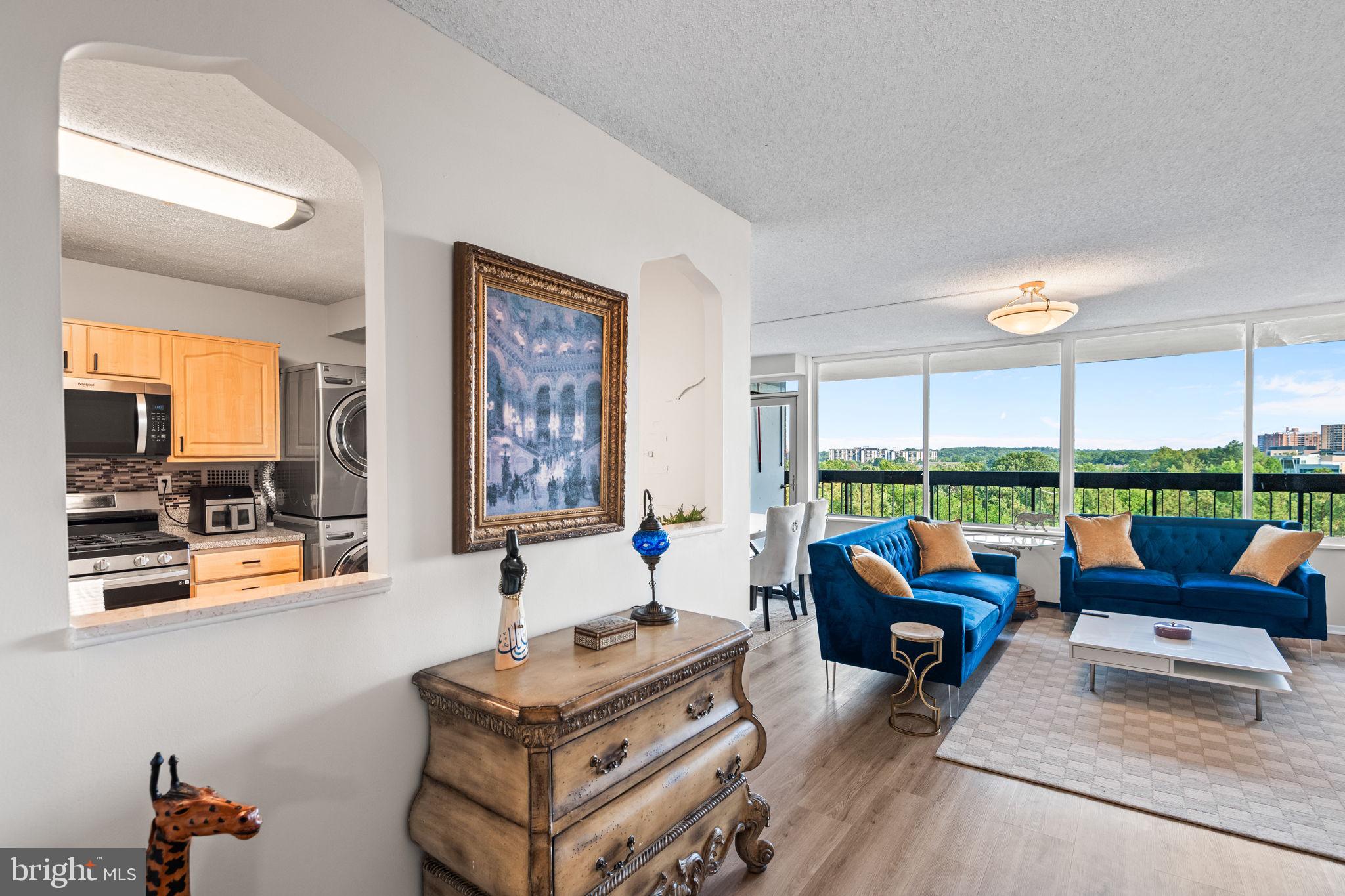 SKYLINE PLAZA - Residential