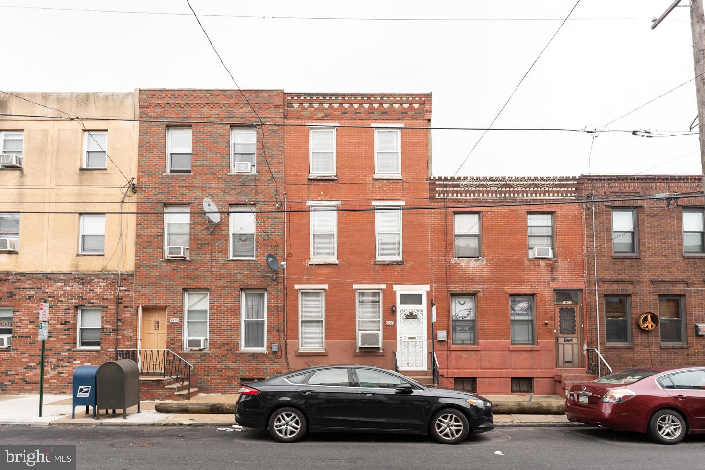 New to the market large 3 story brick front straight thru in desirable section of the city. This area has experienced gentrification but this one needs to be brought back to 2021. Good bones is  the best way to describe this house. This is an estate sale and is being sold as is. Put you touch on this rarely offered gem. Very to close to Passyunk  and all it's shopping, dining and night life.
Price reflects condition.
